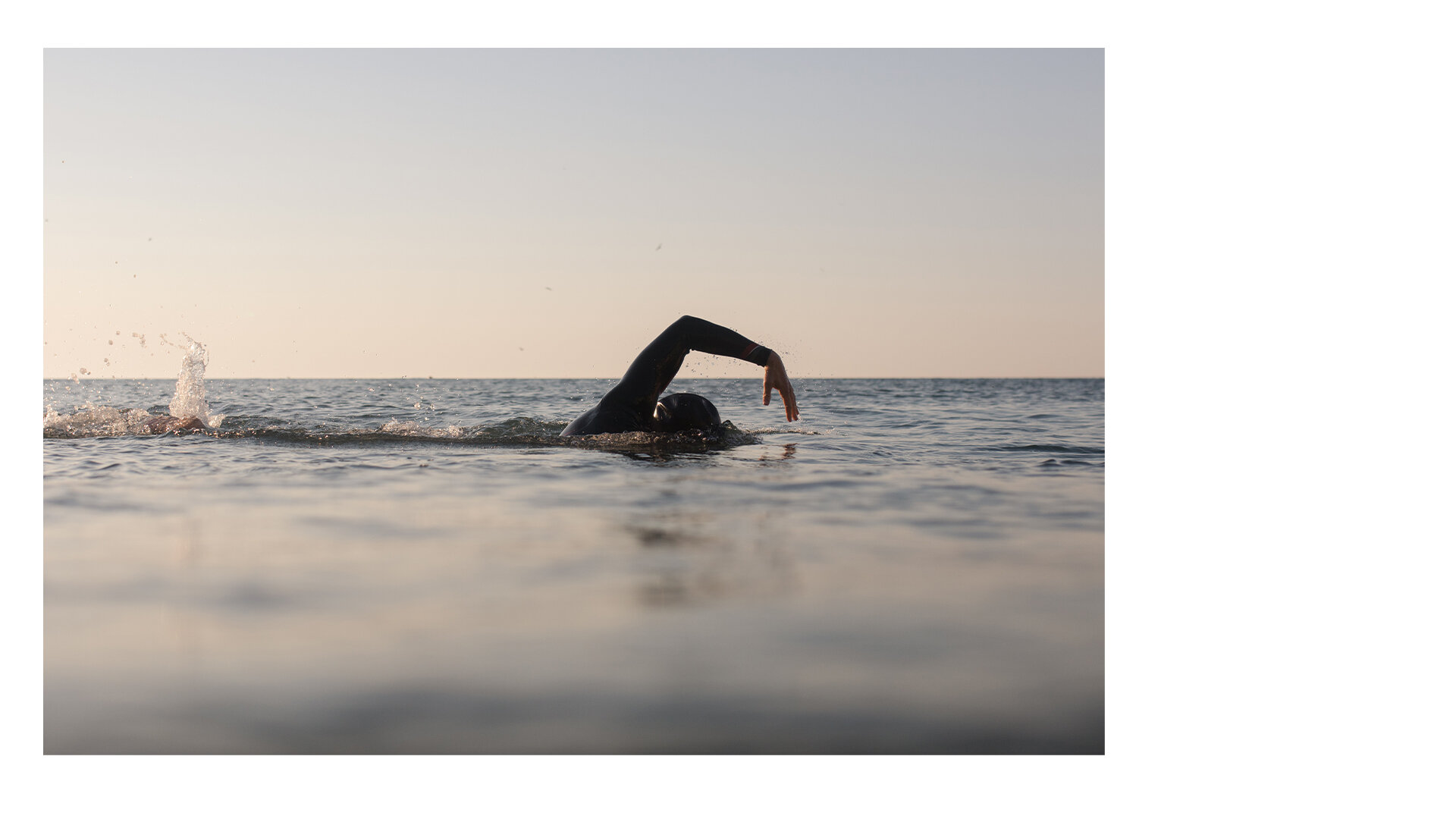 toby-butler-devon-openwaterswimming-seaswim-wildswimming-outdoors-male-tobybutlerphoto-sport-triathlon-swimming-sportphotography-lifestylephotography-open-water-swim-speedo-goggles-22.jpg