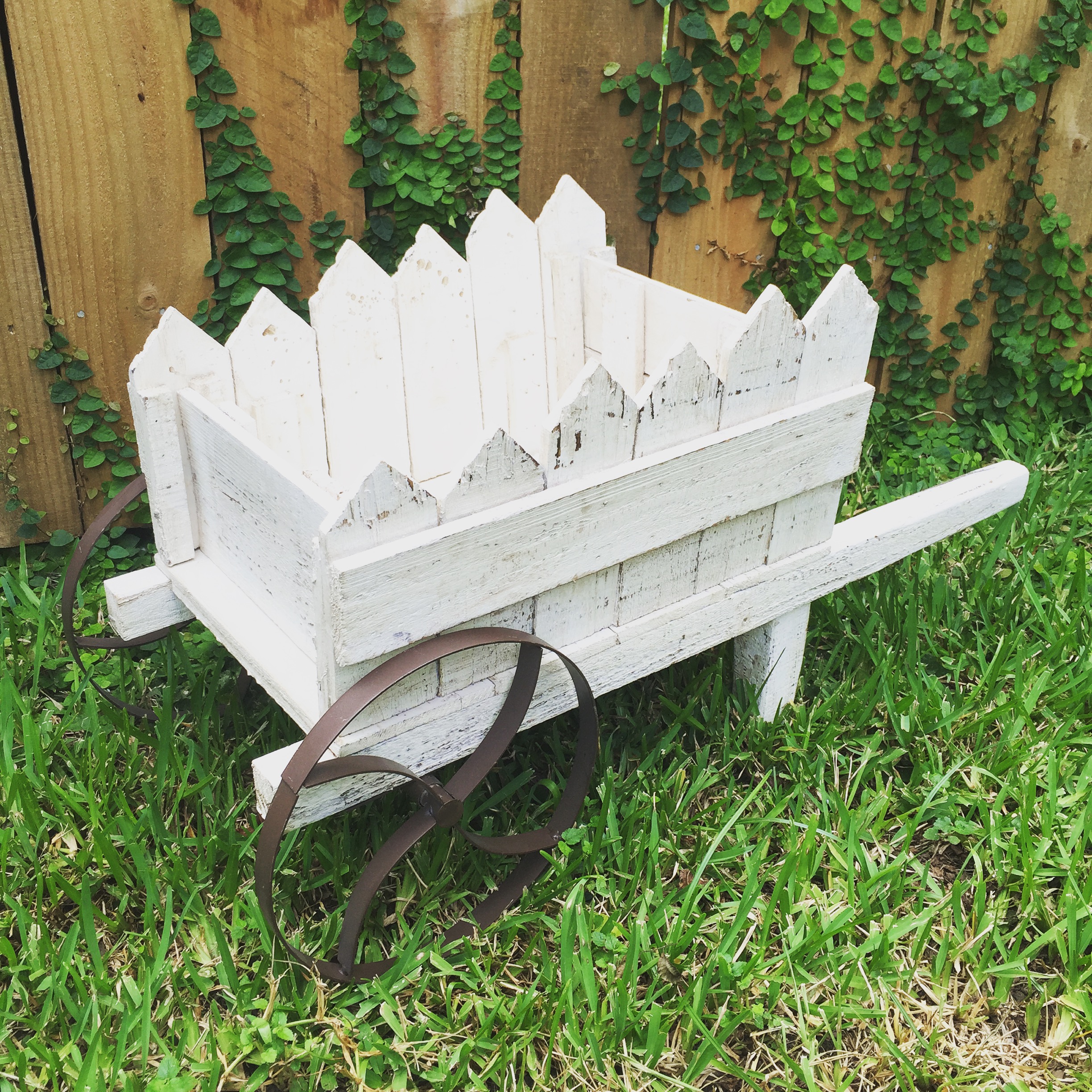  SMALL WHEEL BARROW