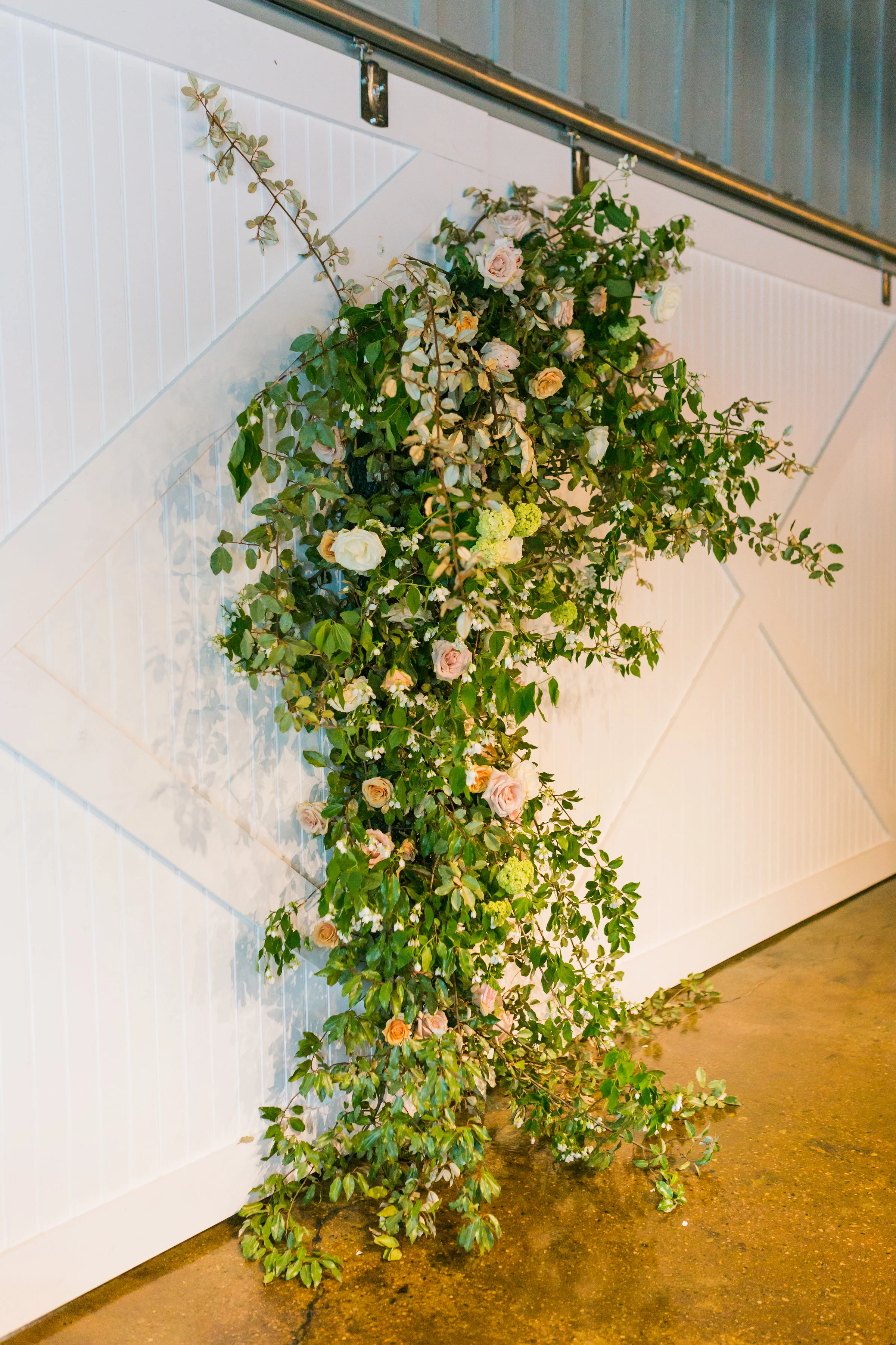 maryland-wedding-photographer-main-street-ballroom-MW-346.jpg