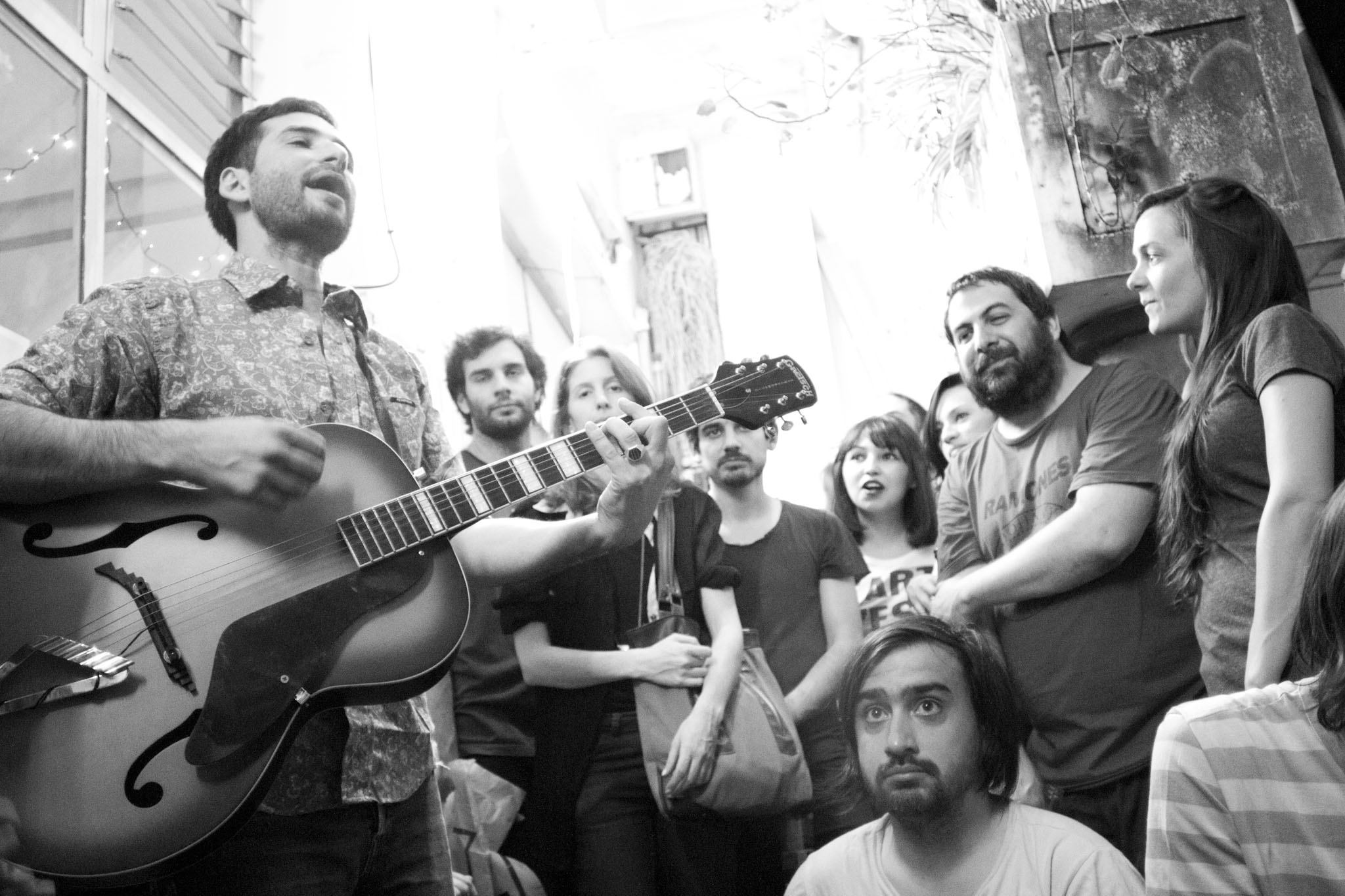 El hipnotizador romántico en Santa, ciclo acústico, 2013.