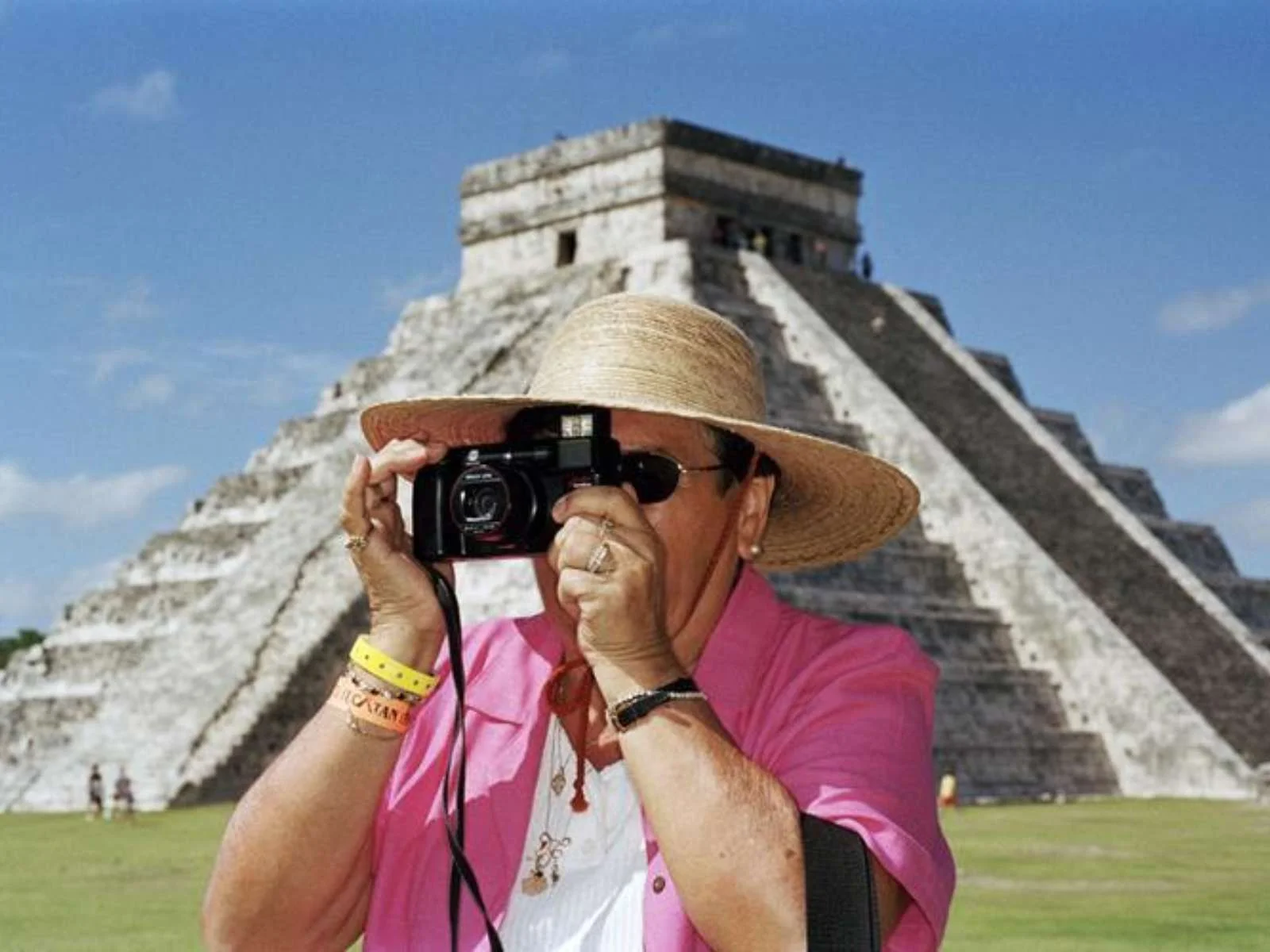 Martin-Parr_Chichen-Itza_Mexico_2002_c_Martin-Parr_Magnum-Photos.jpg