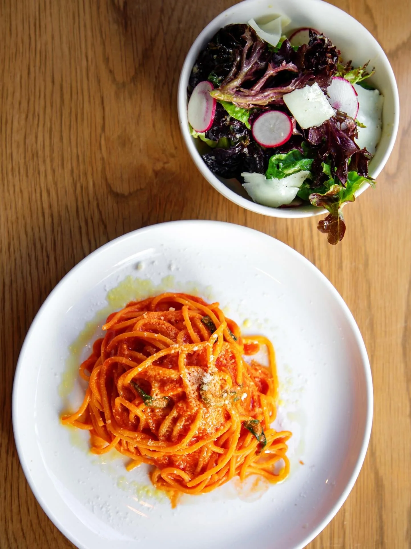 My delivery order is spaghetti pomodoro, gem salad w/ extra bread. We&rsquo;re available for pickup &amp; delivery now on @doordash &amp; @grubhub 🛵