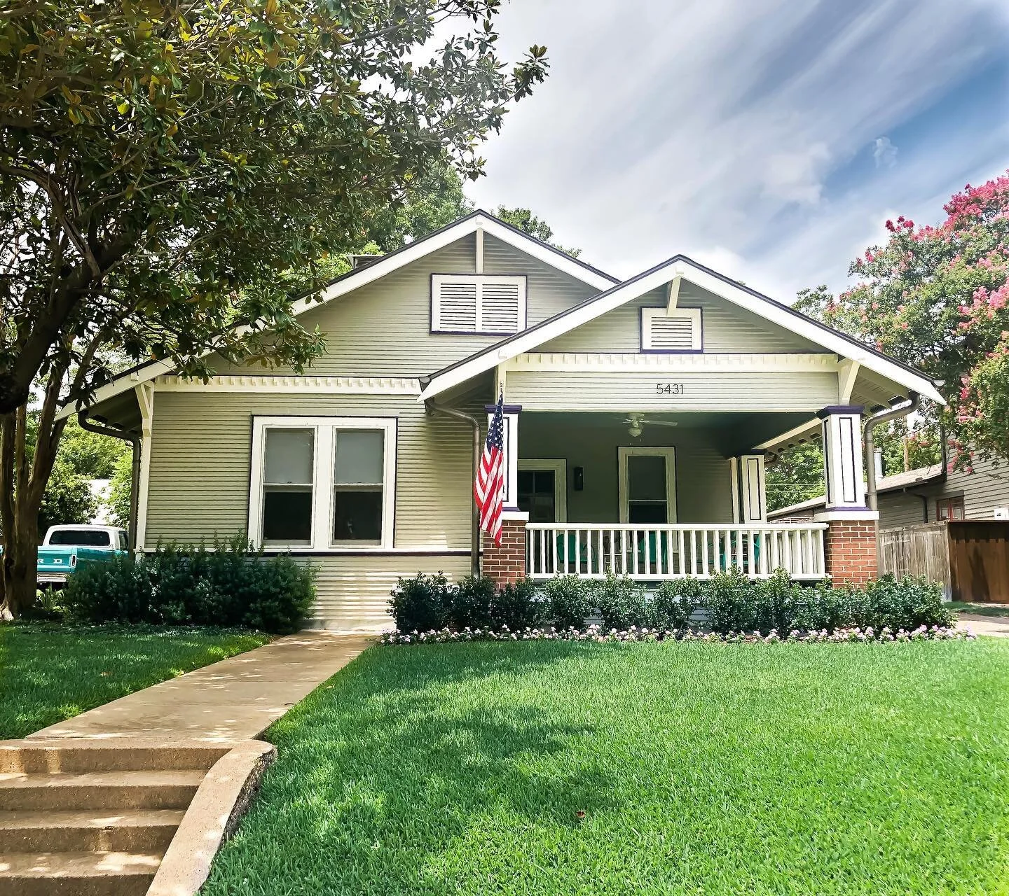 We fully renovated this 1930&rsquo;s craftsman in 2018 - all new kitchen &amp; bathrooms and we added on a studio and [best of all] a screened in back porch with a wood burning fireplace! #willis2018project