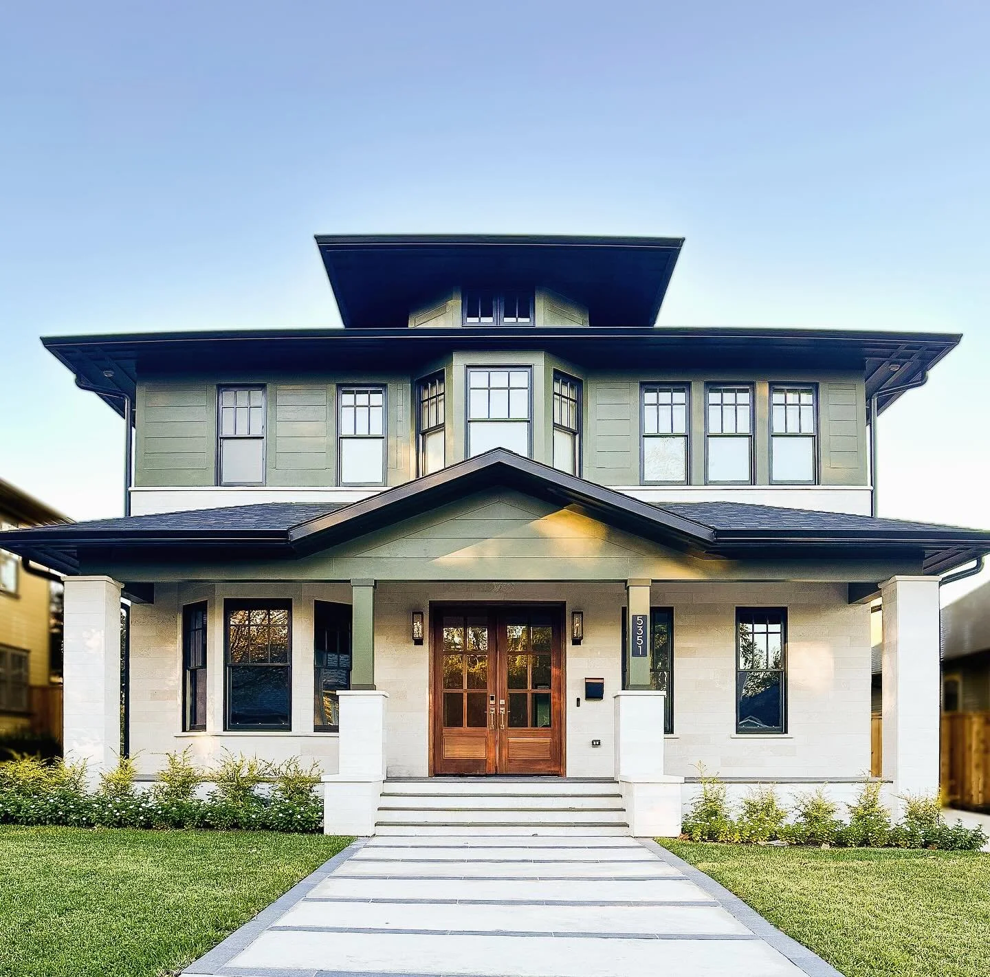 Another beautiful #newconstruction home finished in @vickeryplaceneighborhood 
We loved utilizing this local Texas limestone on the exterior of our #Richard2023Project2 and giving the traditional prairie style home a modern and unique flair.