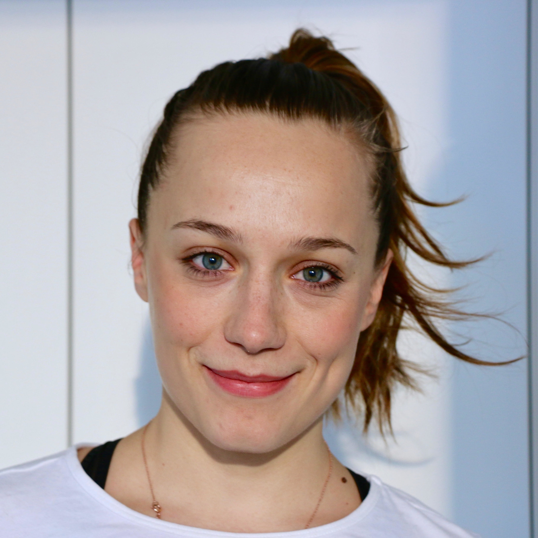 Julia Zeitlhuber Nutritionist Website: readytonourish.com Instagram: @READYTONOURISH Facebook : @READYTONOURISH