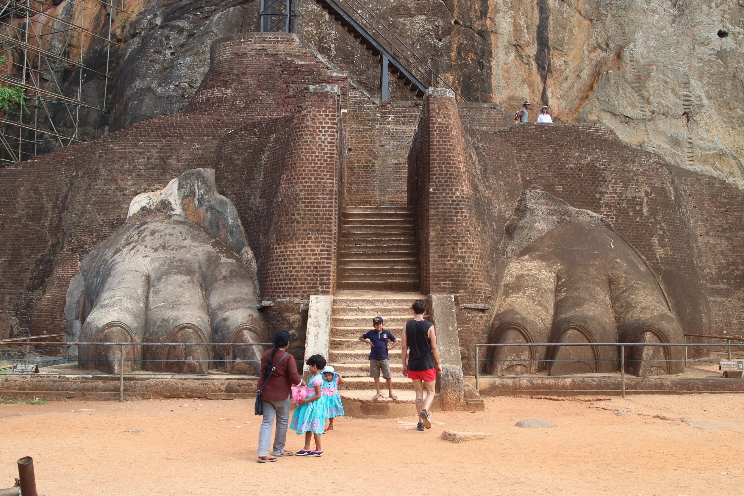 The old entrance to the palace and all that remains of the aforementioned Lion.