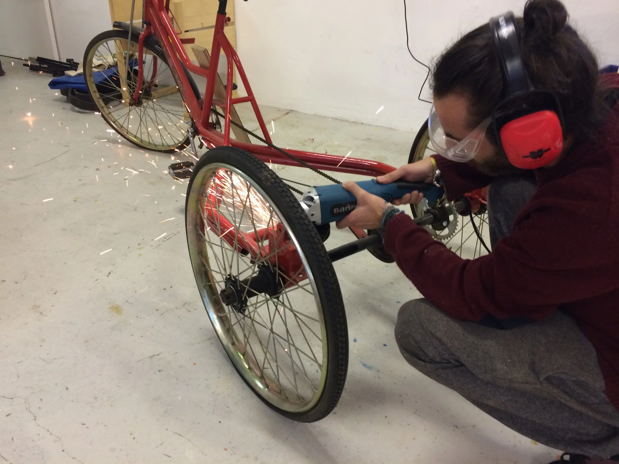 Leon is removing excess parts - oct 2016