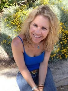 Elizabeth Reynolds, Founder and Director of Lux Amare: Aromatherapy Wellness and Skin Care. www.luxamare.com