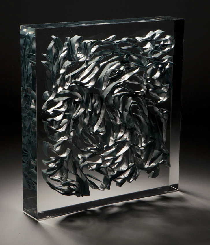 Deep Green Suspended Porcelain