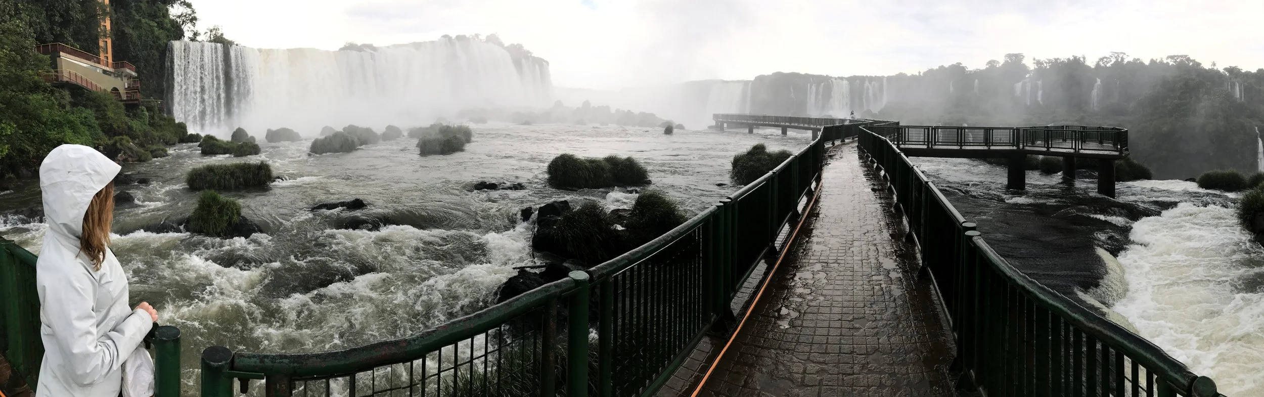 Walkway to the Devils Throat
