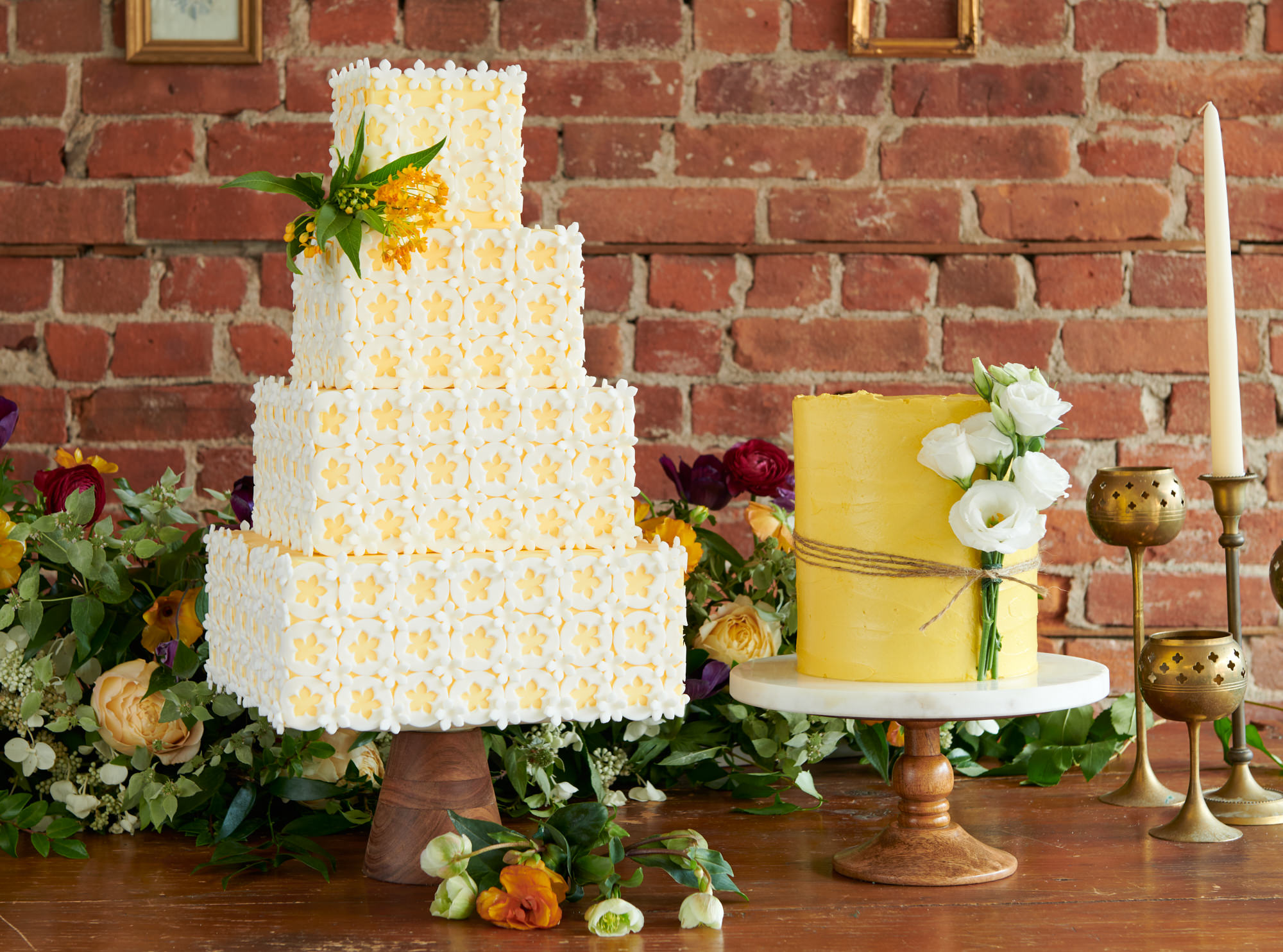 Custom Cakes Header_Two Teaspoons.jpg