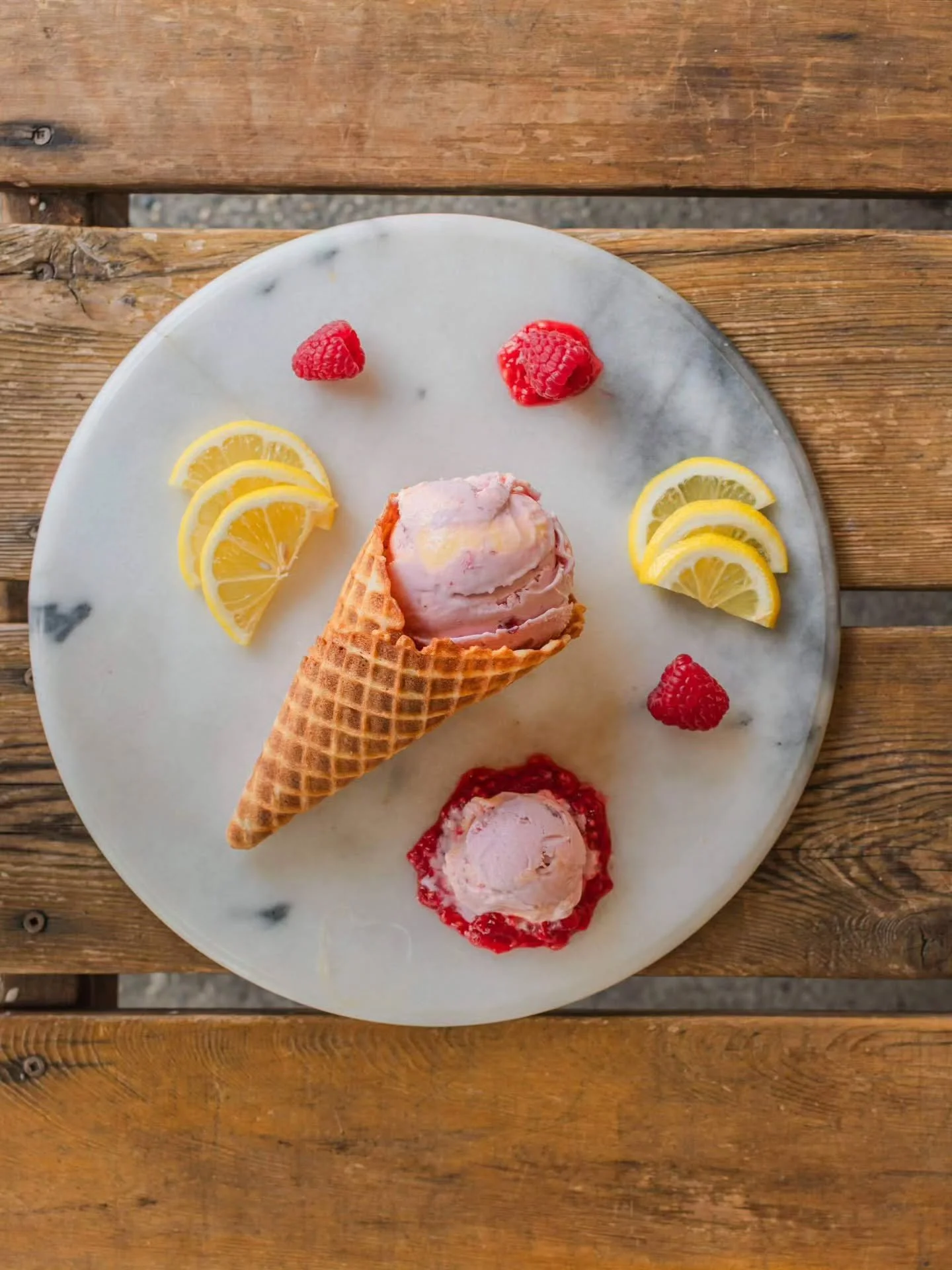 We're out of scoops for the Raspberry Lemon Curd but we still have some pints! Come and get them before they're completely gone to keep the taste of summer going a bit longer. ☀️