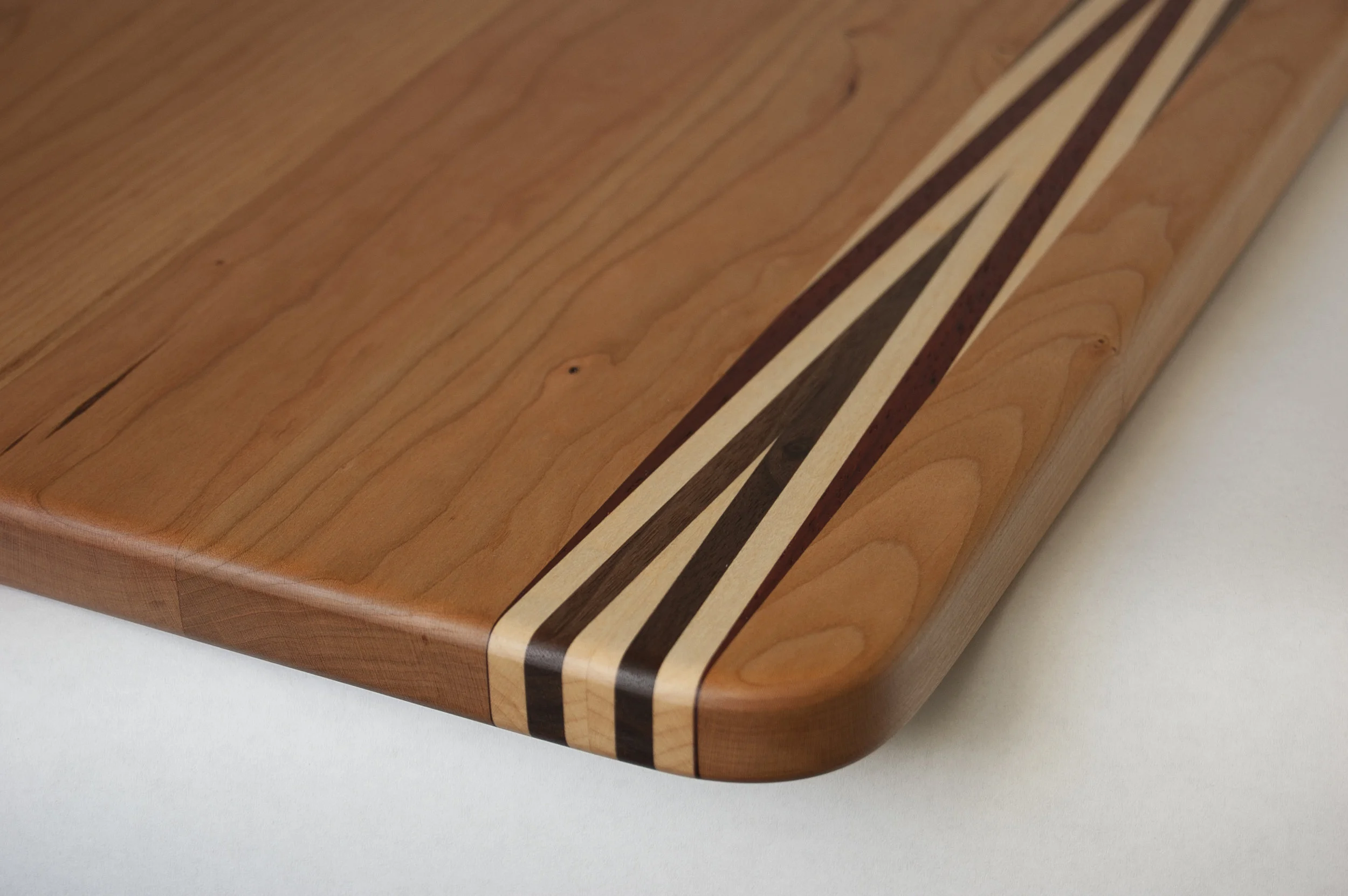 CuttingBoards_1_Cherry_cornerdetail.jpg