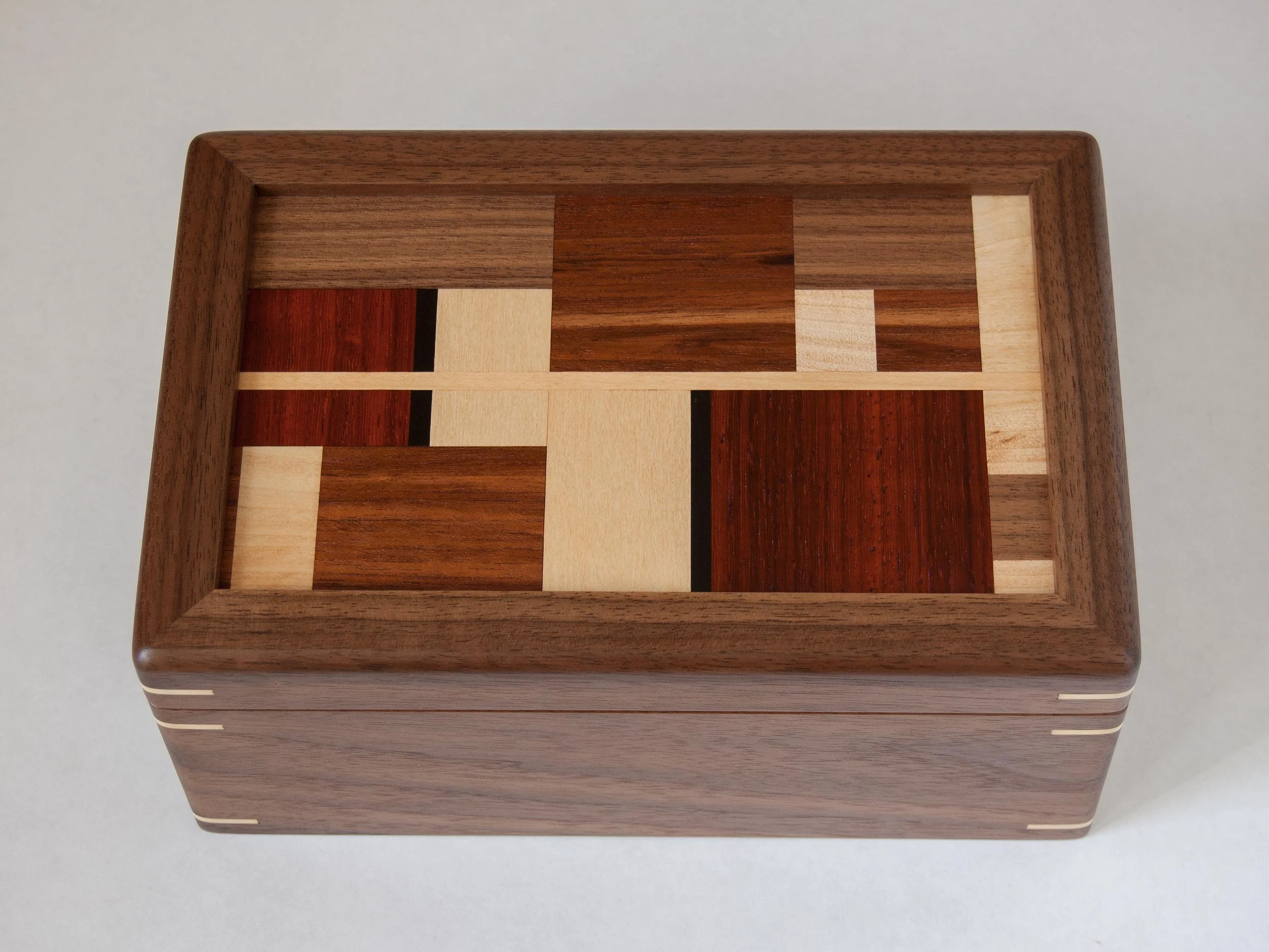 Box2LidOnStraightHigherView.jpg