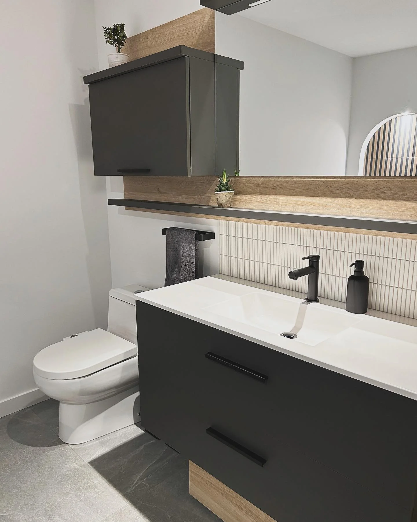 R&eacute;alisation ✨
Nouveau projet de salle de bain. 🛁
.
.
.
#interiordesign #bathroom #renovation #designer 
.
~~~> oxfordesign.com <~~~