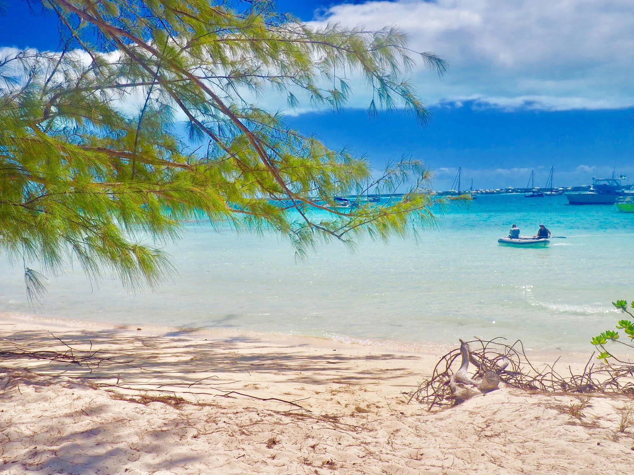 Sailing Life Day 33: Maundy Thursday in George Town, Exumas, Bahamas