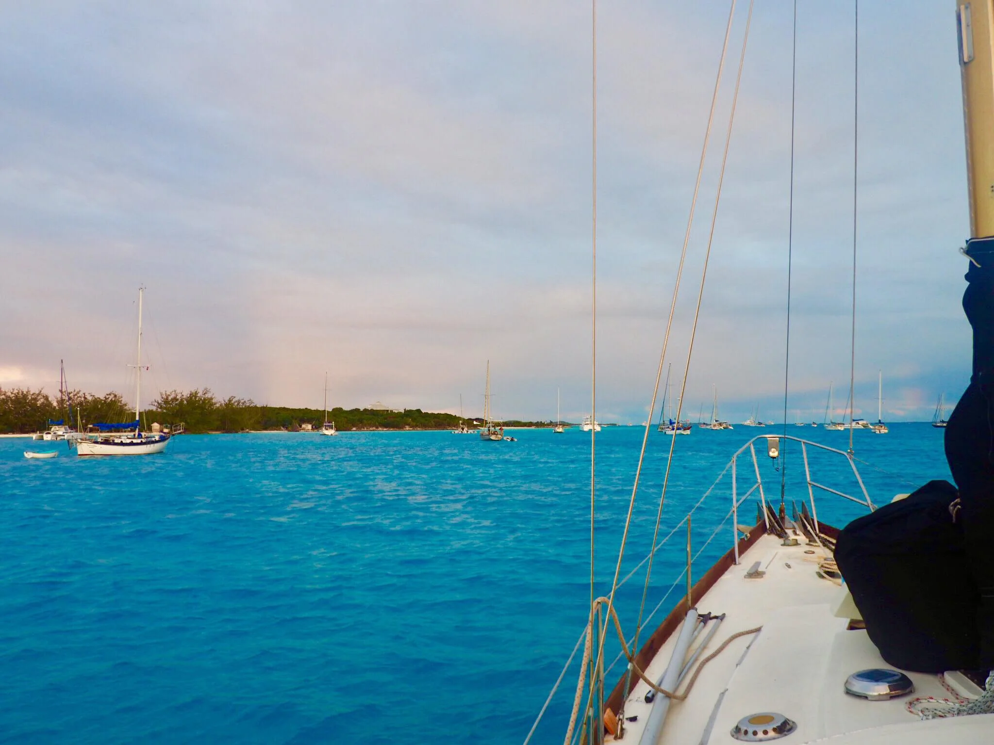 Sailing Life Day 35: Full Moon and Black Saturday in The Bahamas ⛵️
