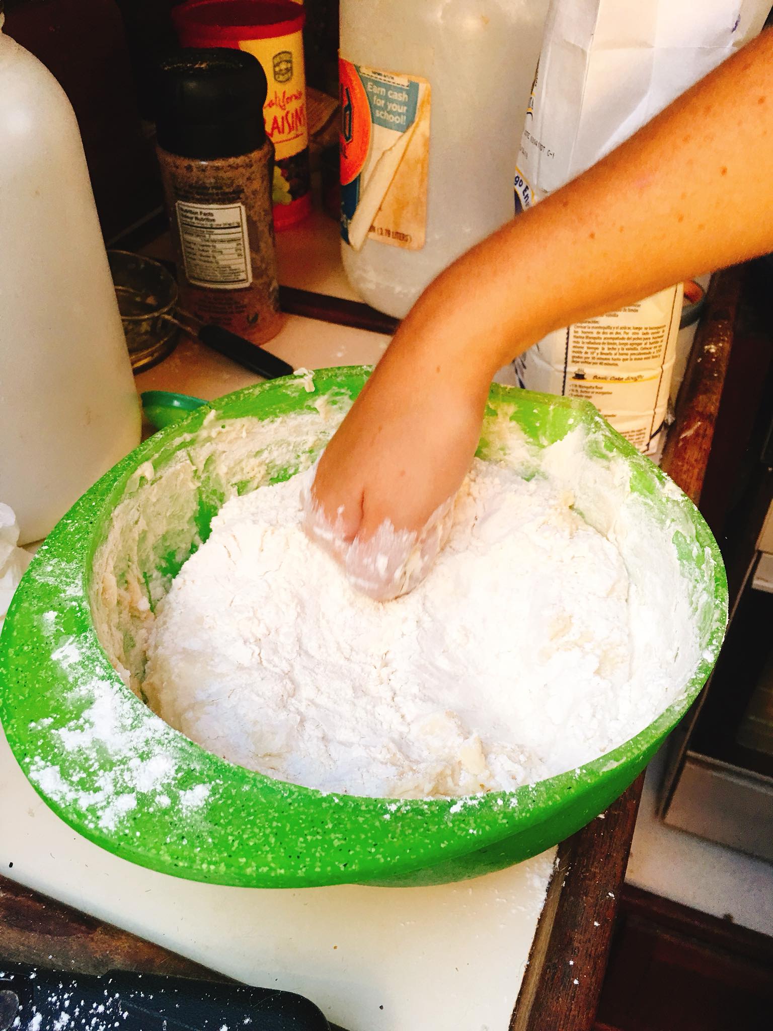 Sailing Life Day 76: Learning how to make homemade bread on the boat! 🤗