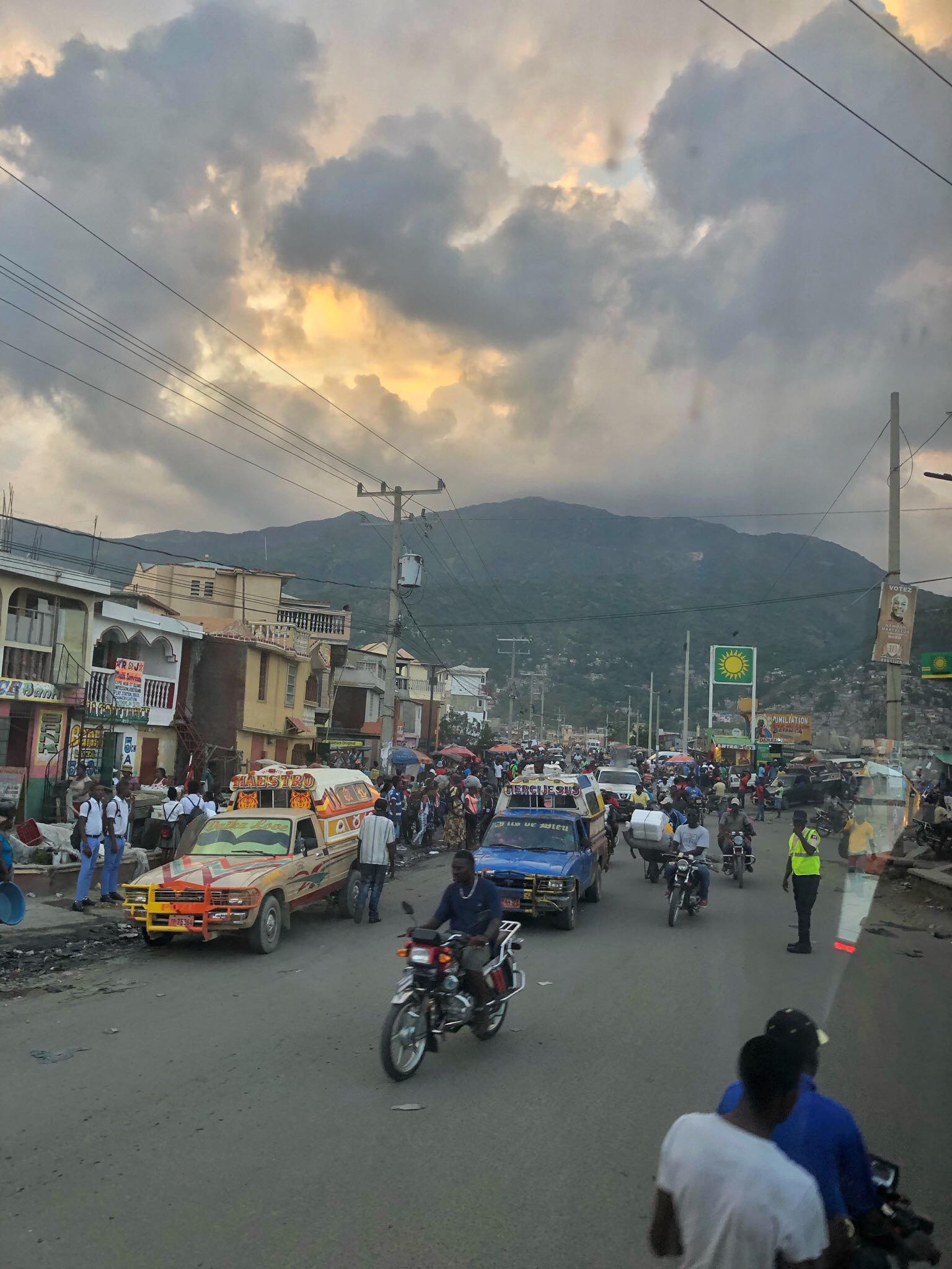 Liveaboard Life Day 277: Made it to my 121st country - HAITI!! 😍