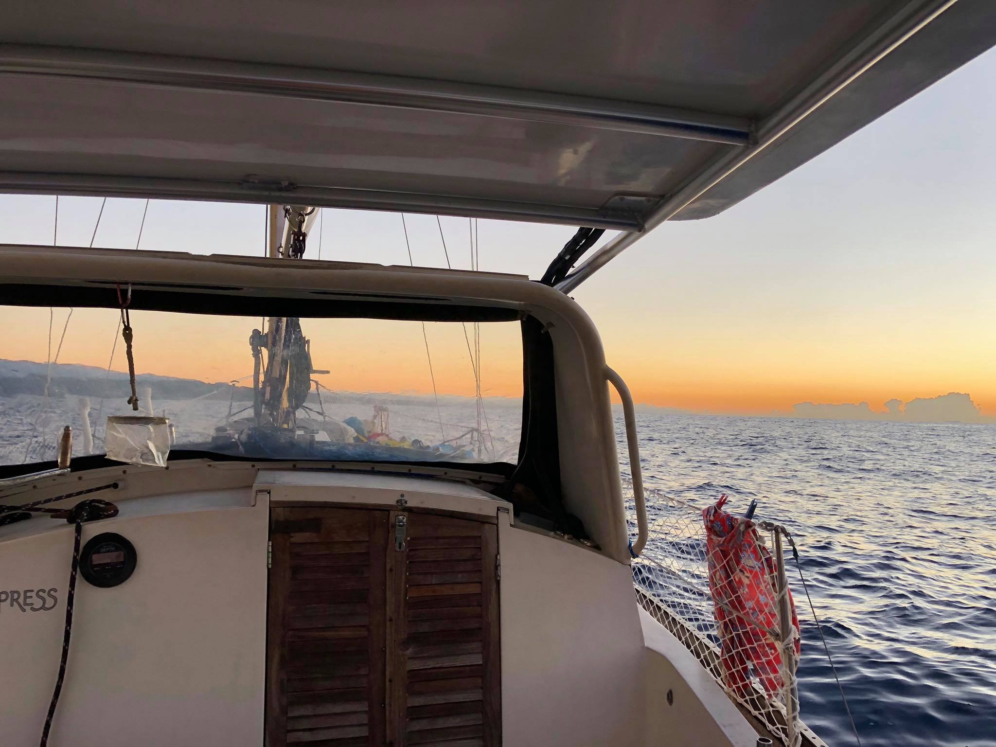 Sailing Life Day 325: Motoring from Guanica to  Ponce when our Engine almost overheat!