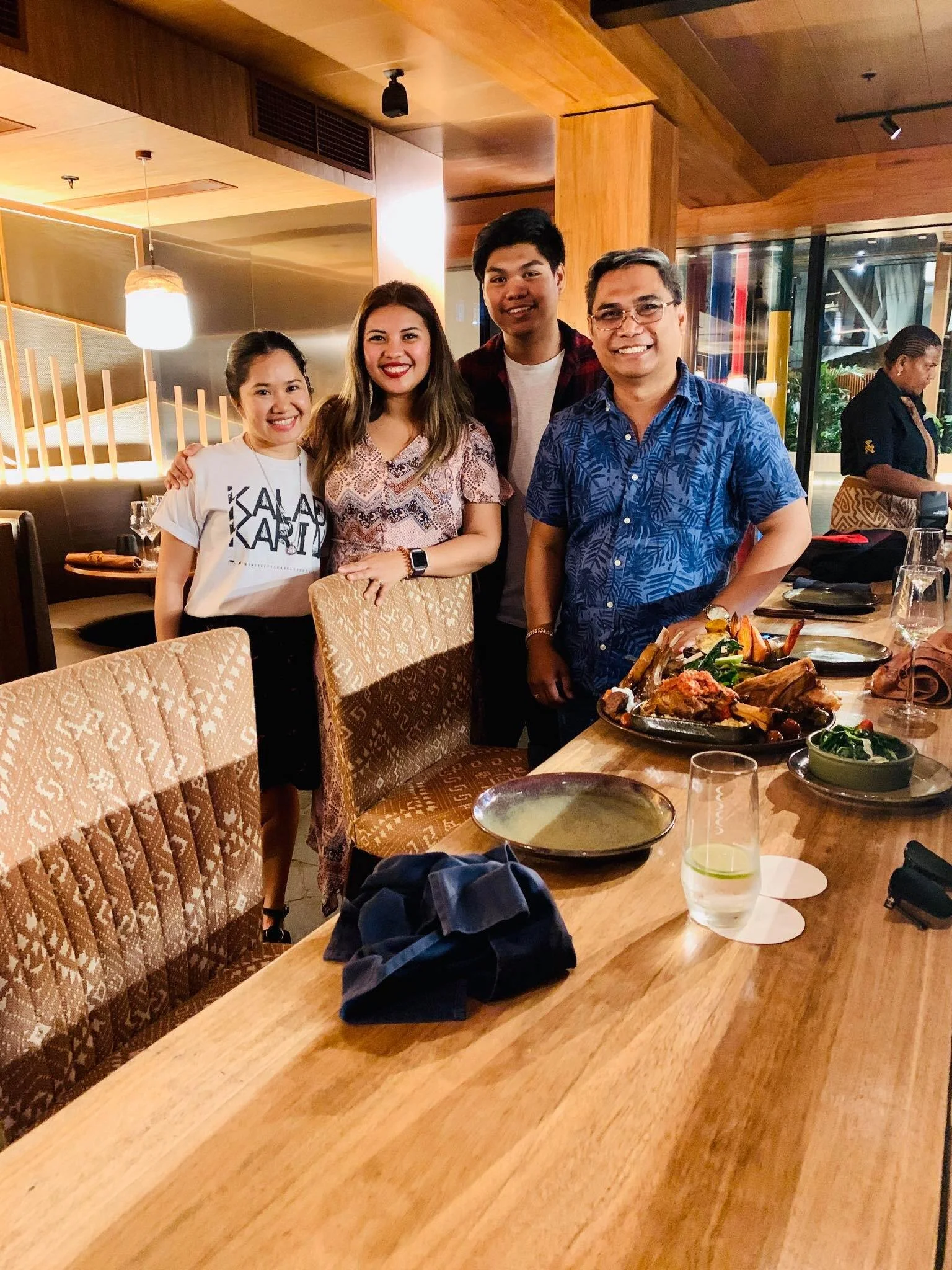 Kach Solo Travels in 2020: Meeting Filipinos here in Papua New Guinea!