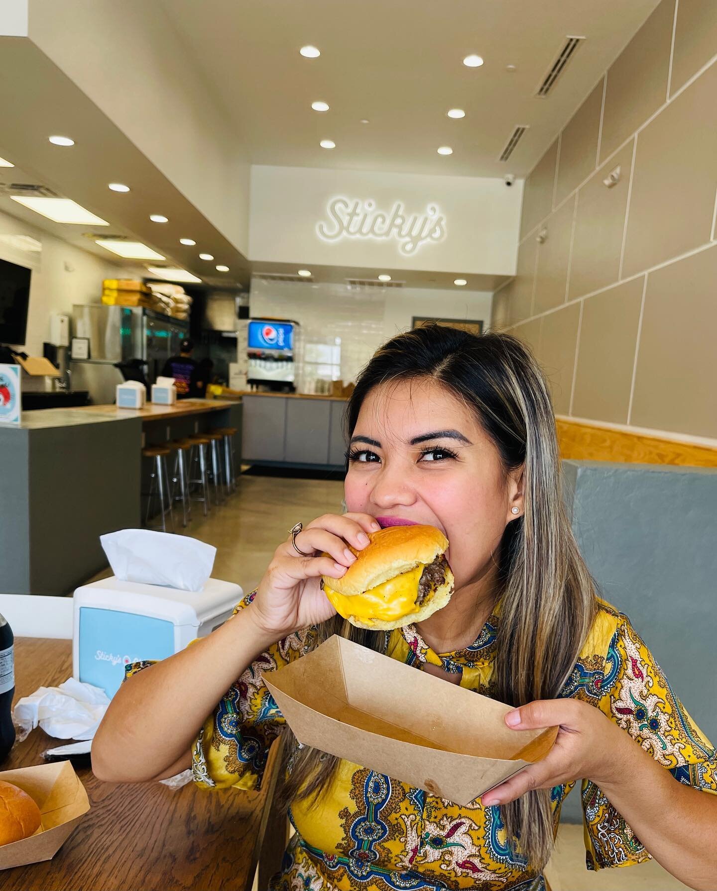 Kach Solo Travels in 2021 Trying the food at Sticky's Chicken (3).jpg