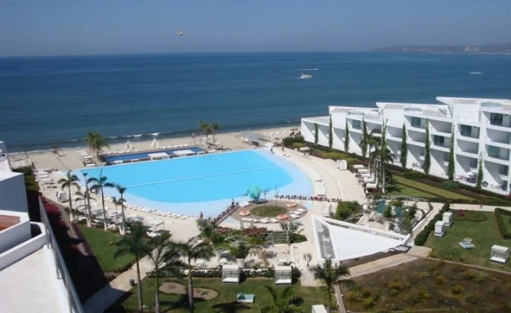 Pool.jpg