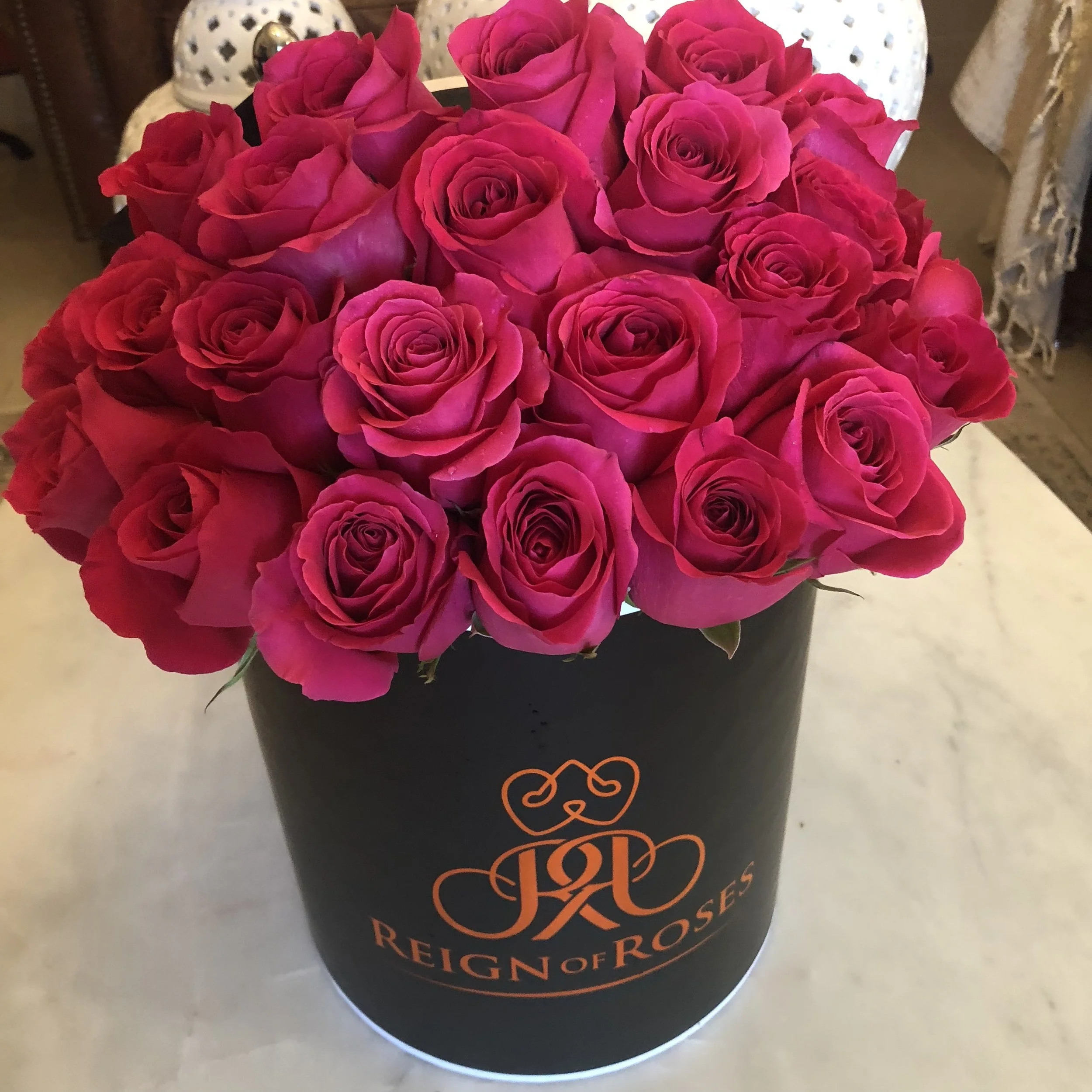 Classic Pink Elevated (23-25 Roses)