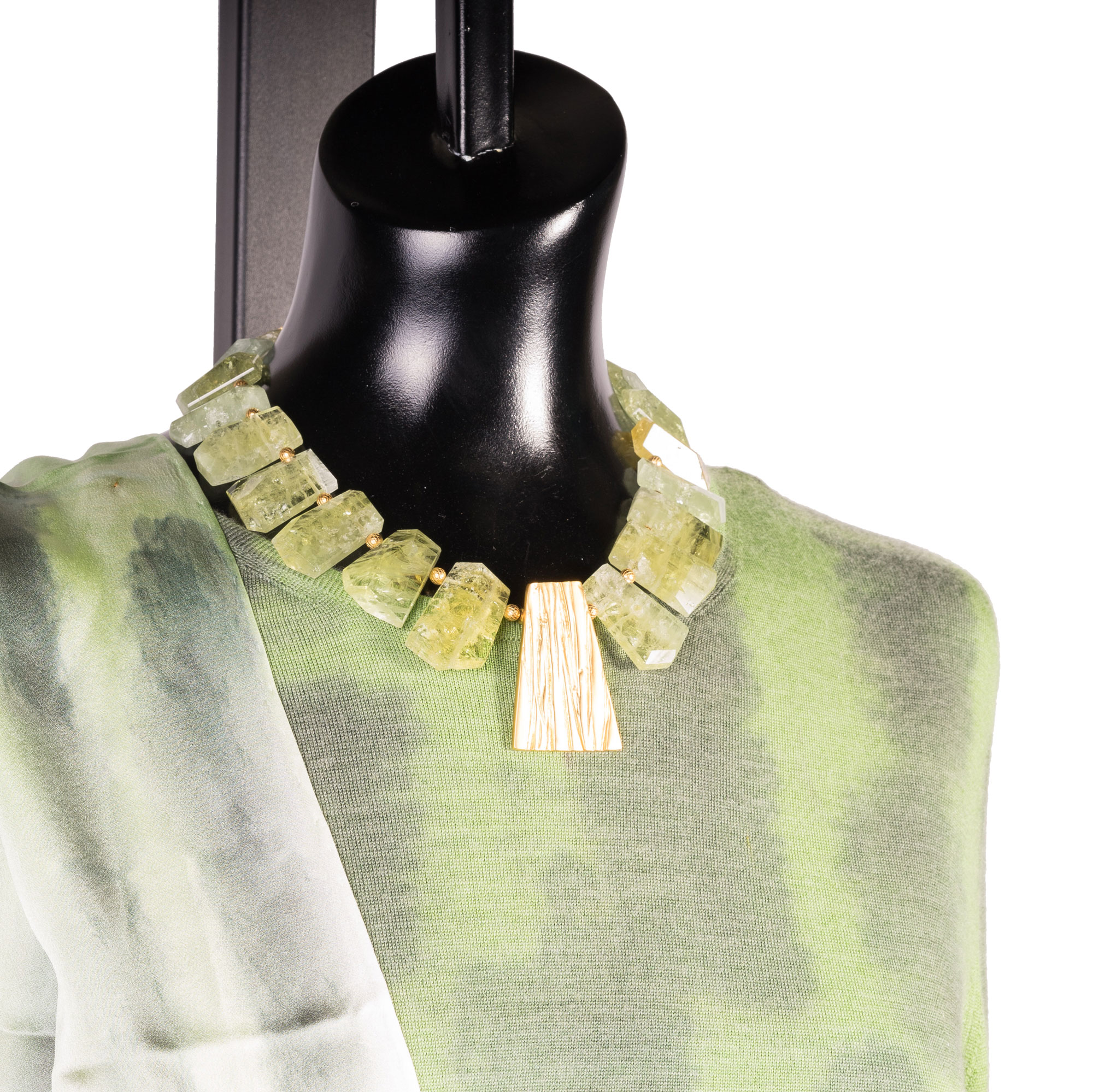 9-melarosa-wearable-art-green-detail.jpg