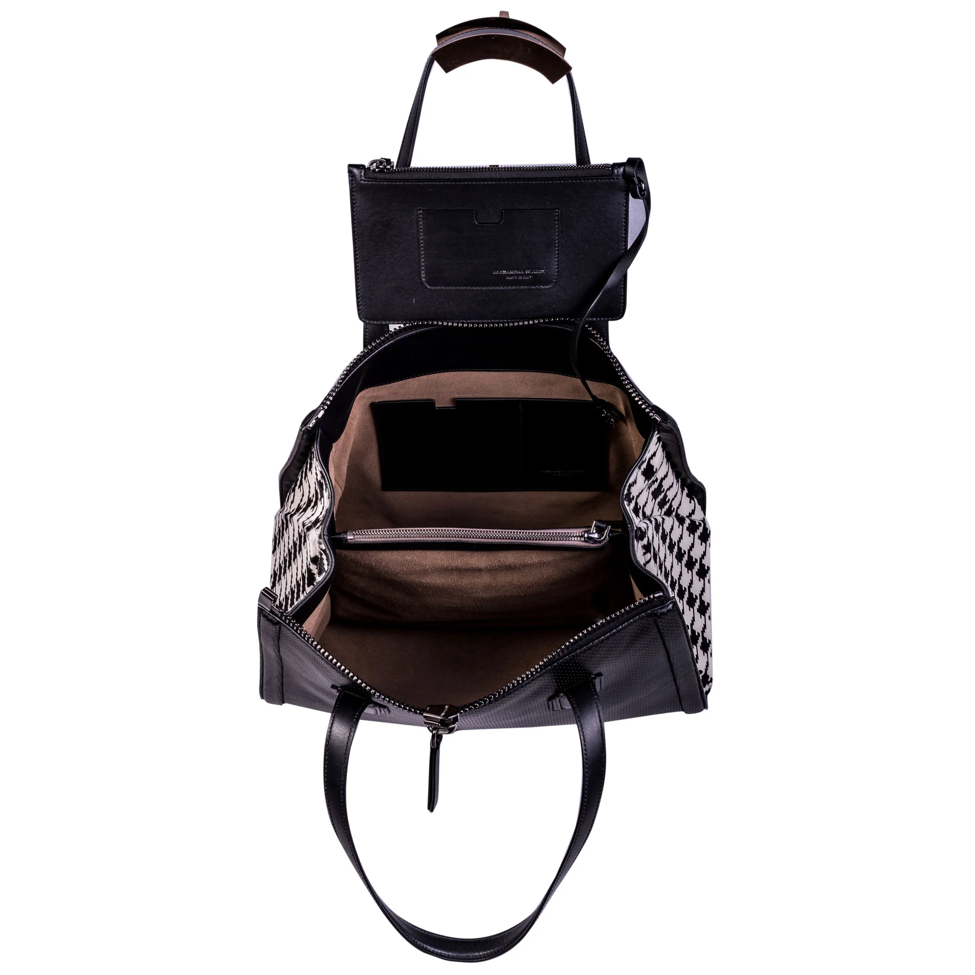 alexandra-clancy-photoshooting-handbag-top.jpg