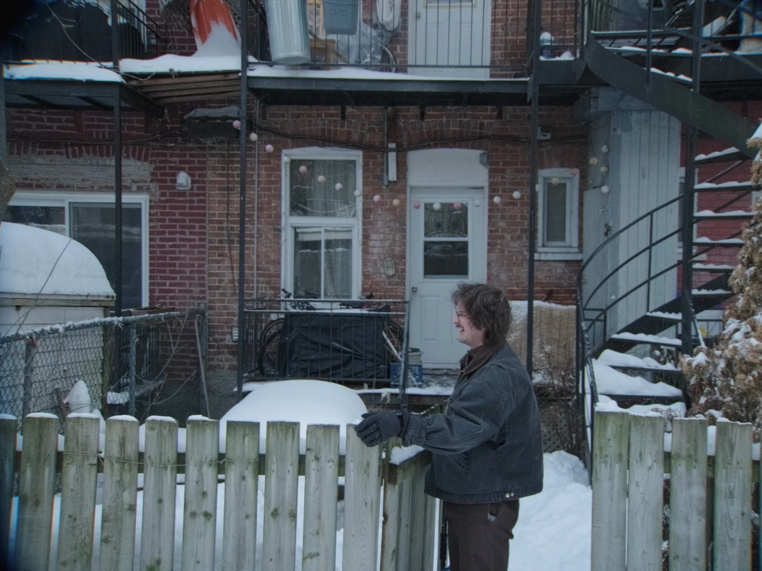 DocuDeluxe_Edit_PictLock_v3_4K_H264_nosubs-0006.jpg
