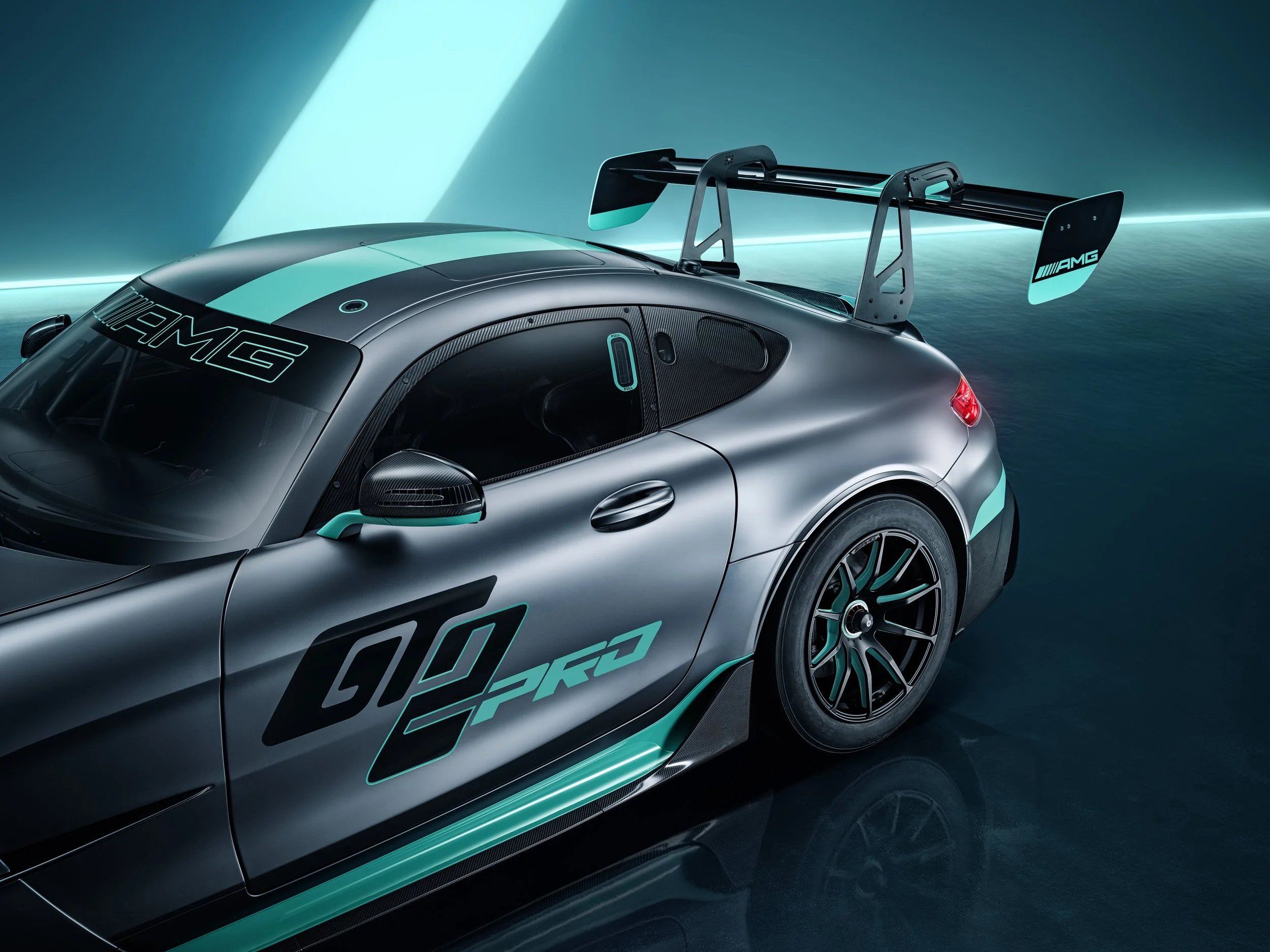 Mercedes_AMG_GT2_Pro_06.jpg