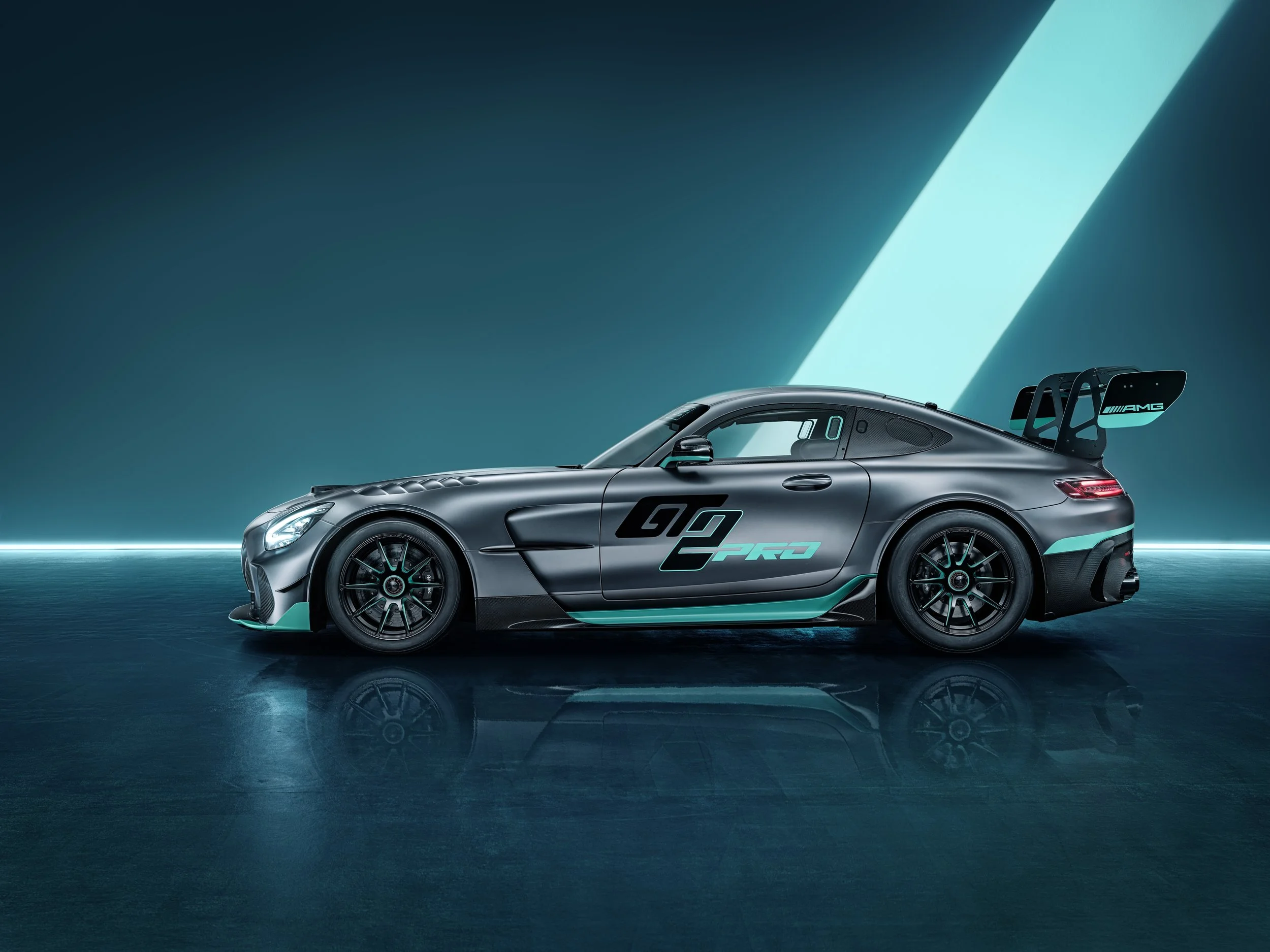 Mercedes_AMG_GT2_Pro_08.jpg