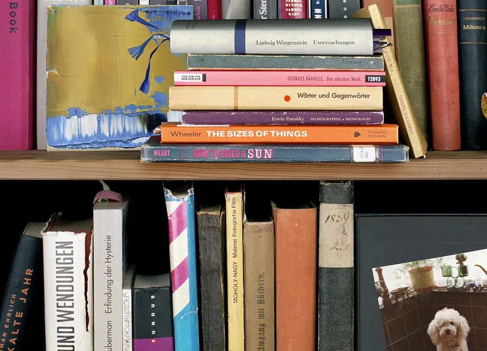 A Scene in a Libary (Detail) 2015, Farbfotografie auf AluDibond, Museumsglas, Holz, 134 cm x 260 cm x 7 cm