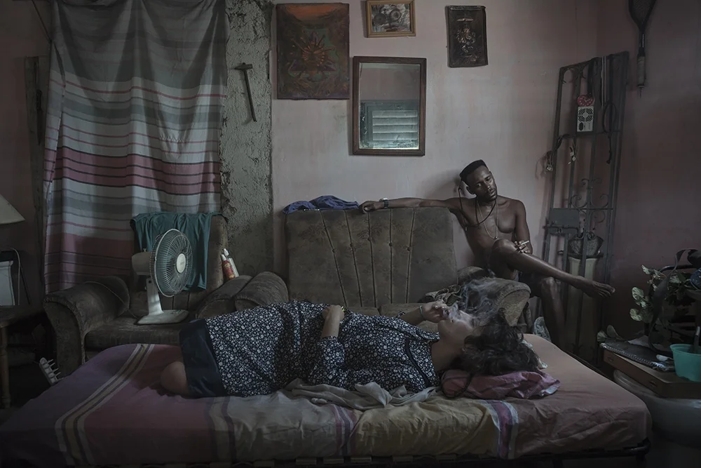 O.T. (MIT BRUNO MENDEZ VARONA - CASITAS DE KOHLI/ALTE SKLAVENQUARTIERE, HAVANNA) 2016, Digitale Fotografie auf Fine Art Baryt Papier