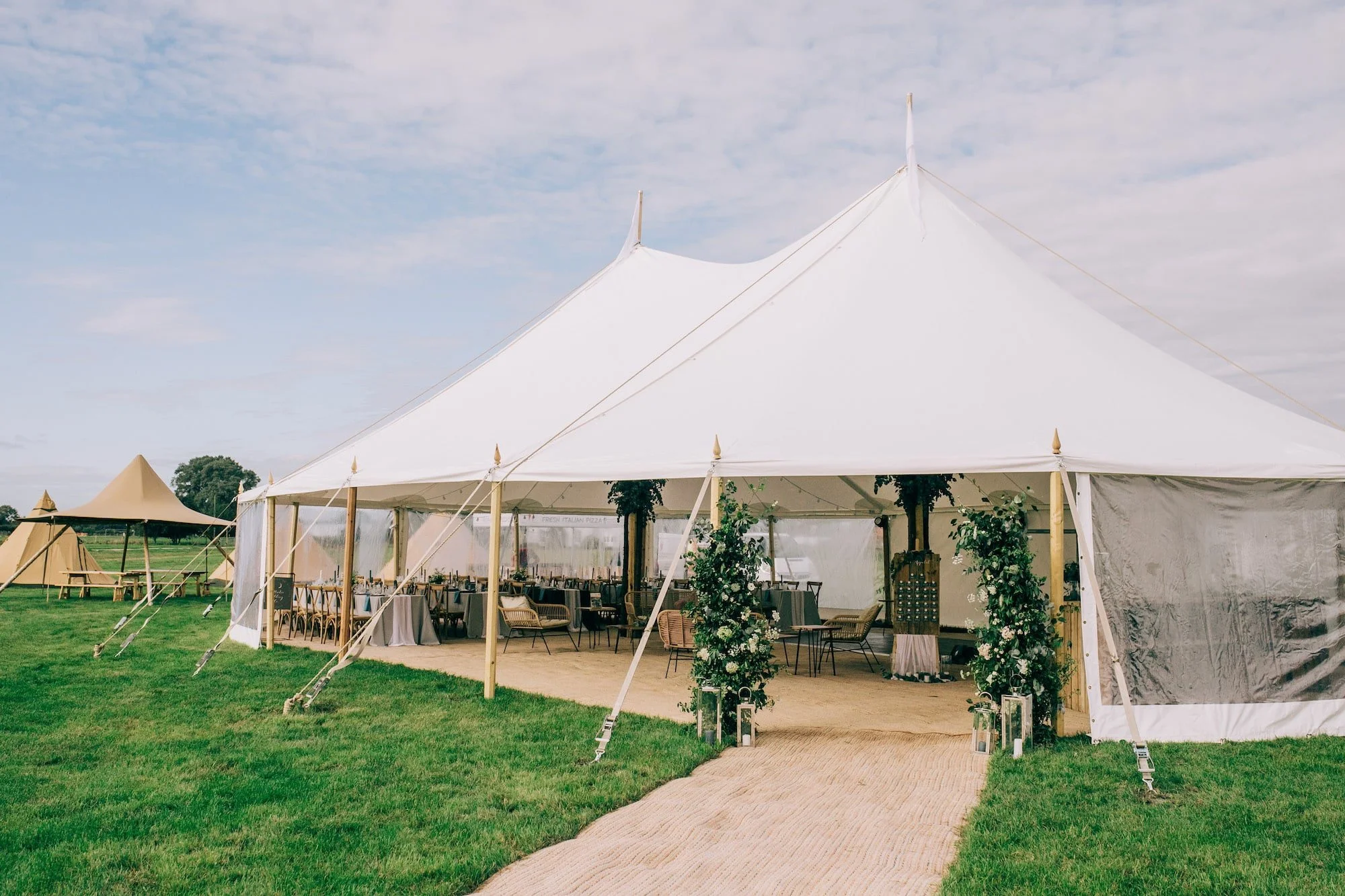 A Guide to Choosing your Wedding Marquee