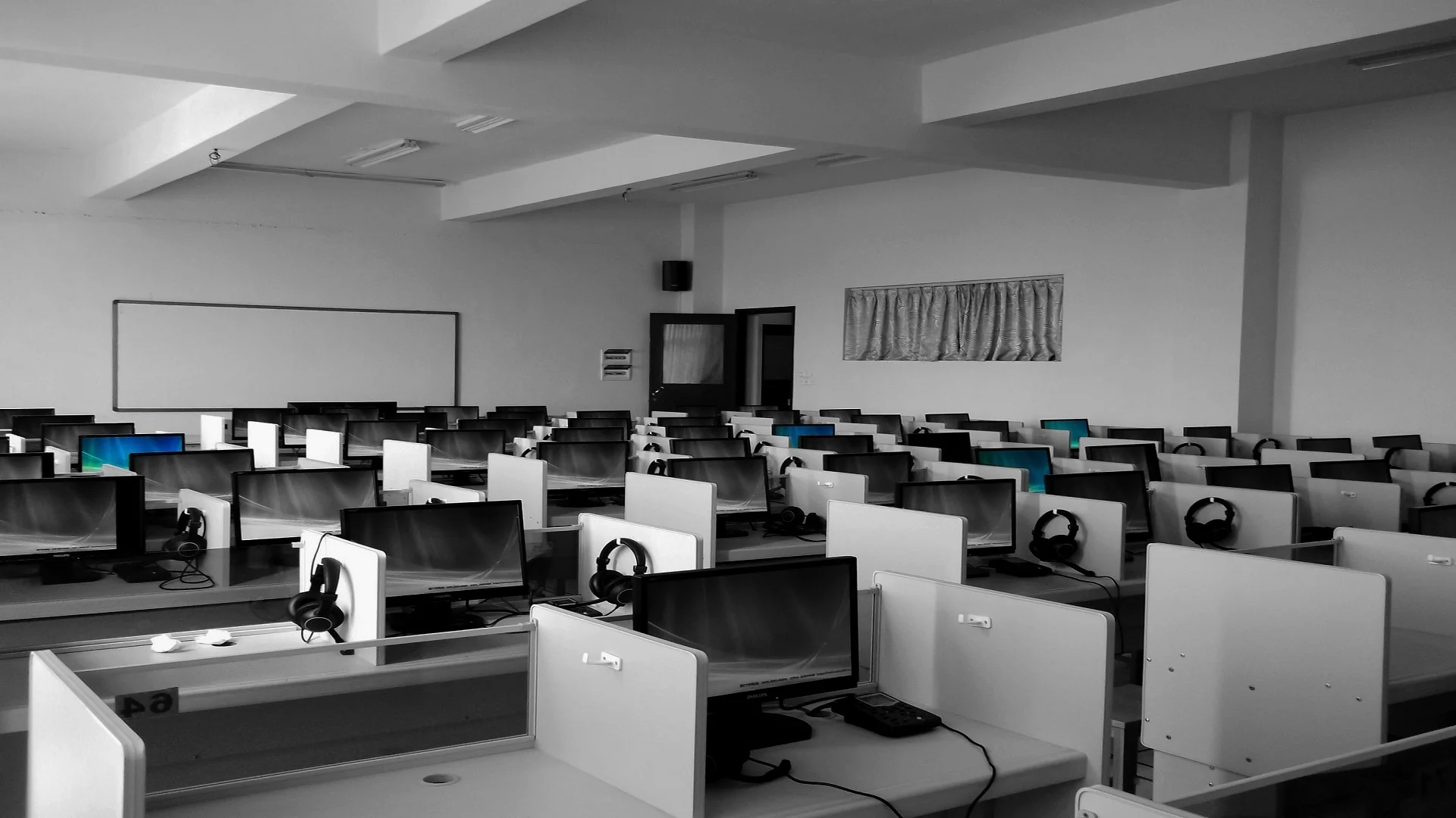offices-1181385.jpg