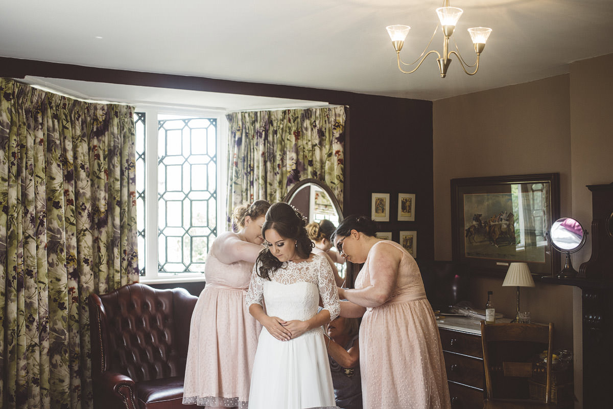 Cholmondeley Arms Tipi Cheshire Wedding Photography - 04.jpg