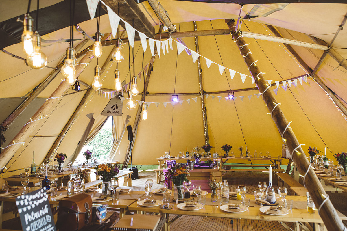 Cholmondeley Arms Tipi Cheshire Wedding Photography - 20.jpg