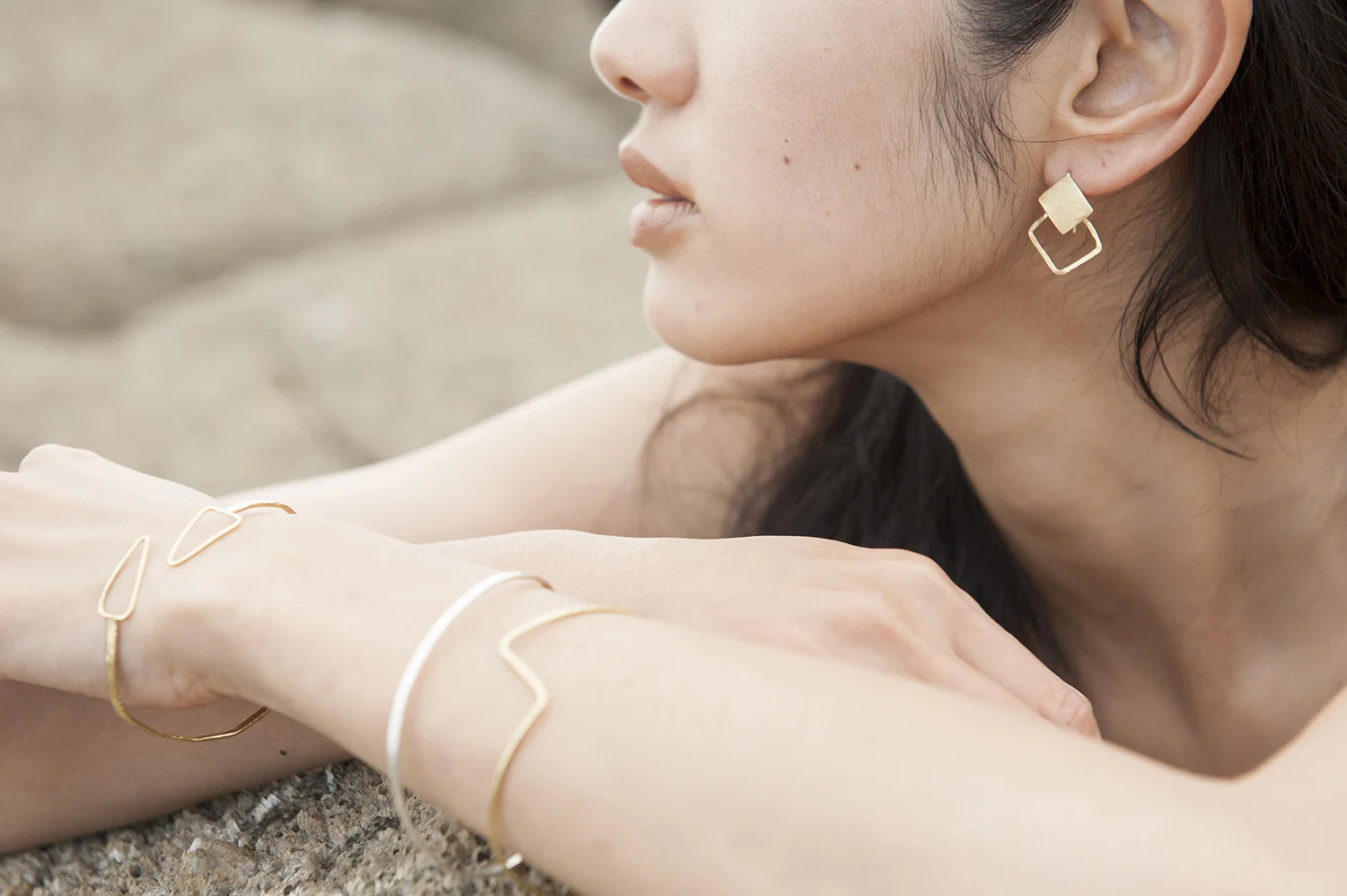 Magali-Paris-Fine-bangle-vermeil-gold-beach