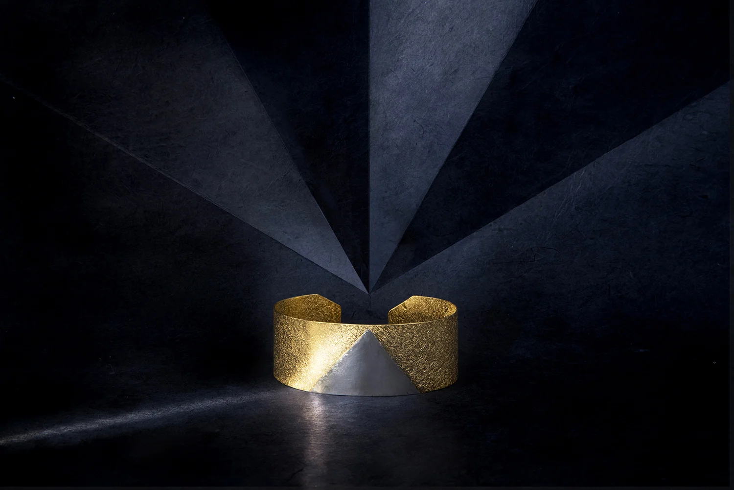 Manchette-Levant-Magali-Paris-bijoux.jpg