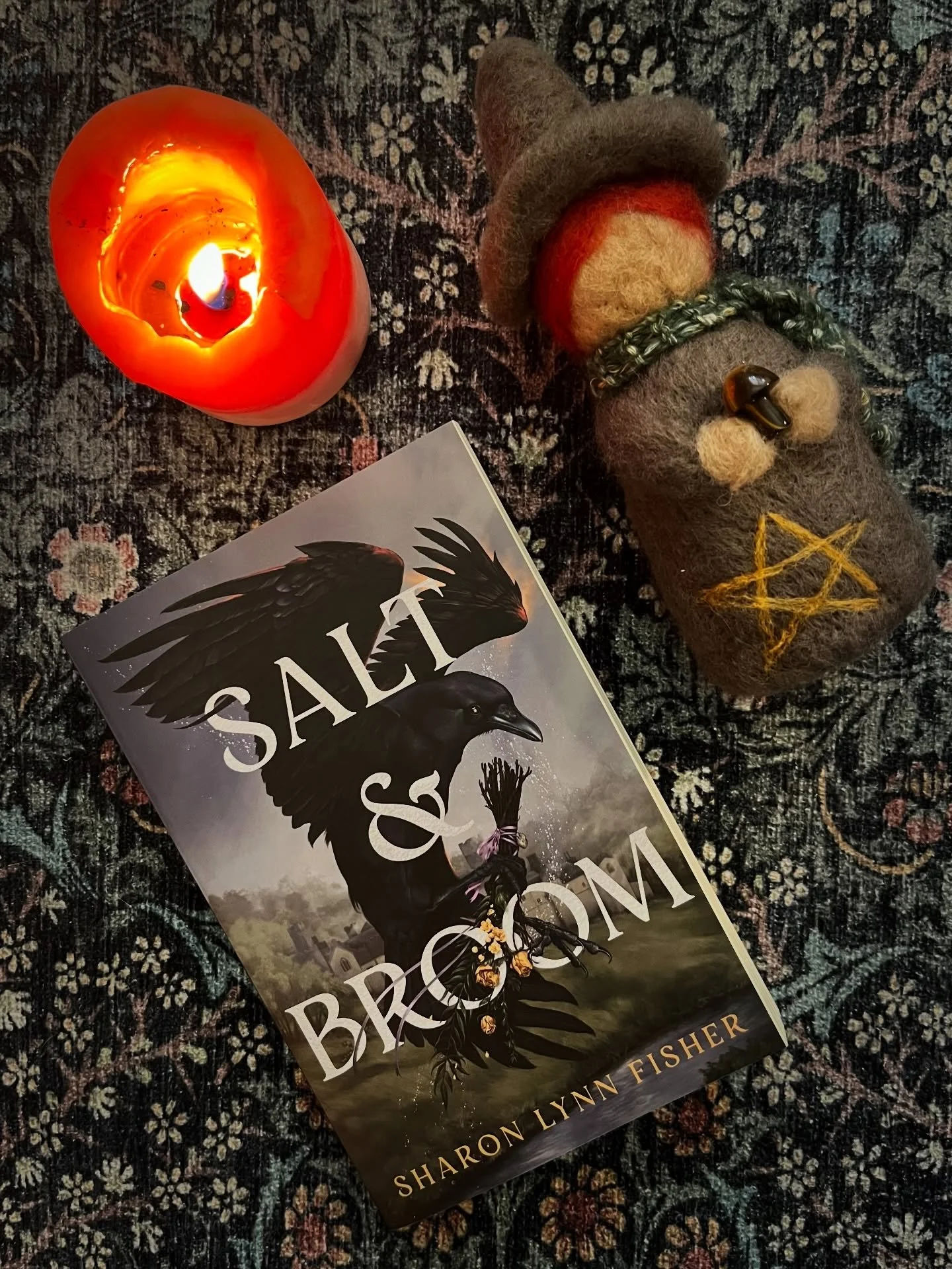 ‼️ THIS WEEK only - Salt &amp; Broom, my current most popular book, is on sale for $2.49 in the US 🧙&zwj;♀️🧹🐦&zwj;⬛🕯️ If you enjoyed it, tell a friend ☺️&hearts;️

Salt and broom, make this room
Safe and tight, against the night
 
Last day of the