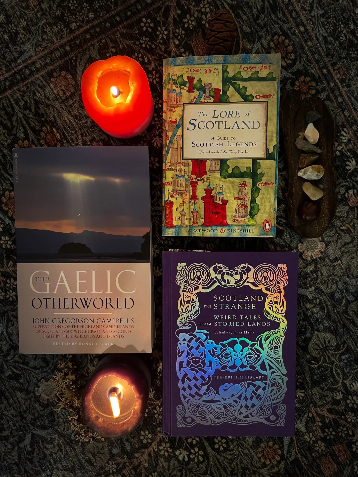 It&rsquo;s almost the new moon in Aries (my sun sign) during a crazy rare astrological event (see witchy account posts on the Aries stellium), and things are a-brewing! 📚🕯️☕️🏴󠁧󠁢󠁳󠁣󠁴󠁿

(The gothic window in the third photo is from the magnific
