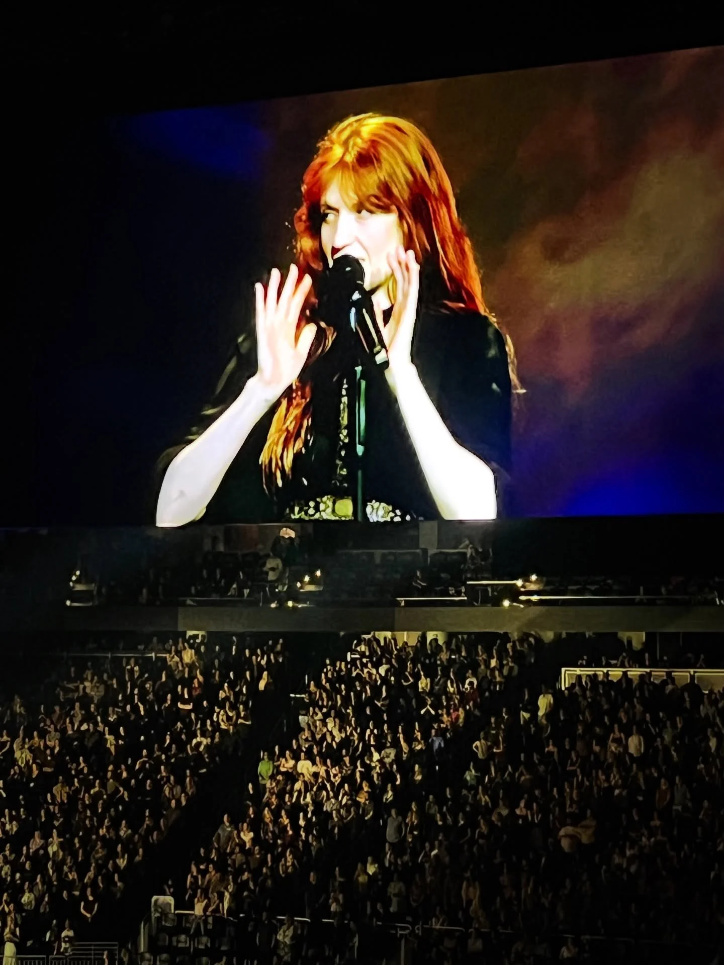 No words 😭&hearts;️

#goddessvibes #florenceandthemachine #iloveseattle #witchywomen #witchyways