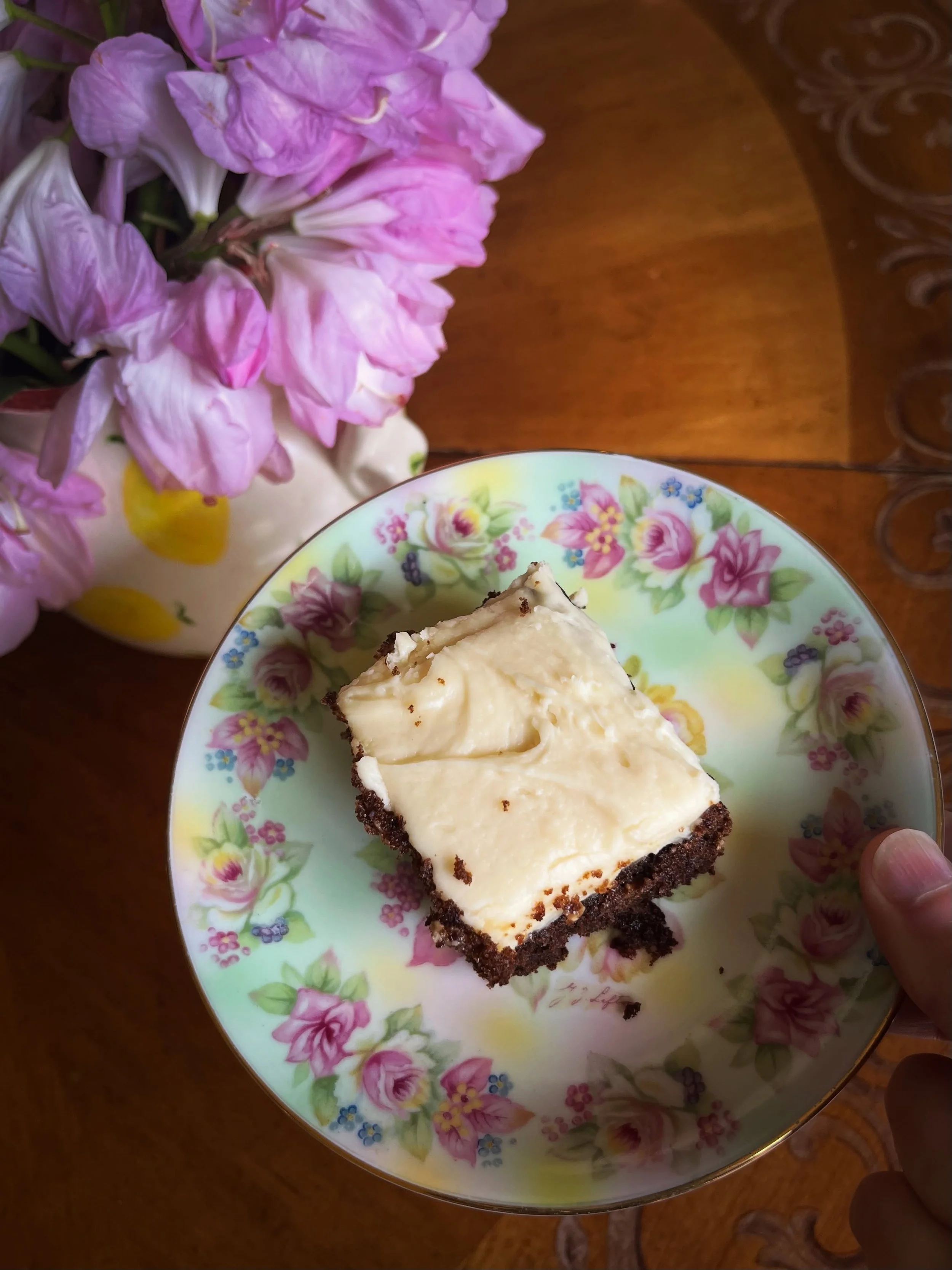 A family member wanted a ginger molasses cake for their birthday, so I gave it a little summery zing by adding lemon cream cheese frosting. It turned out sooooo good. 🍋🍰 Leftovers for afternoon tea for the win! 

#teatimecake #gingercake #cozyfood 