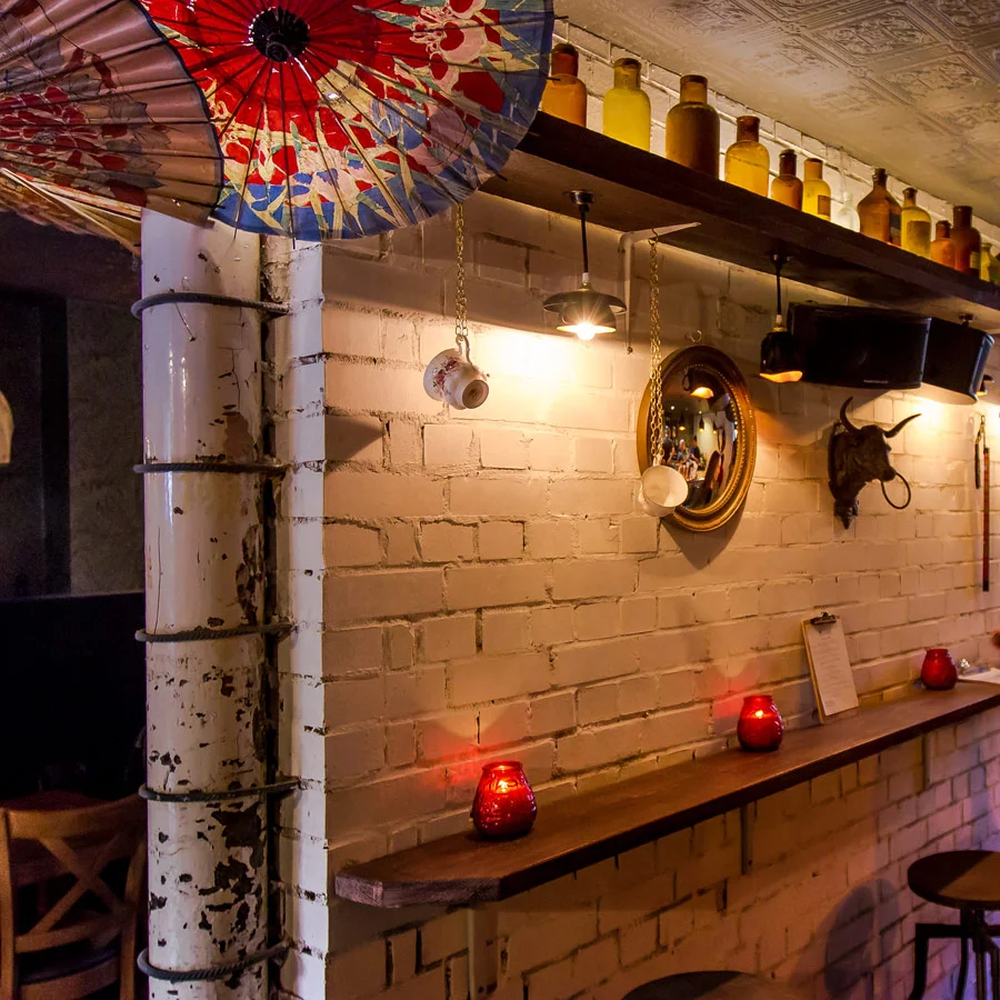 bull-in-a-china-shop-shoreditch-chicken-whisky-restaurant-bar-drunken-monkey-credit-piero-ferramosca-stools.jpg