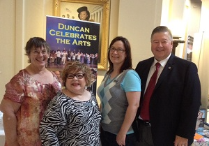 Duncan arts leaders with Rep. Johnson