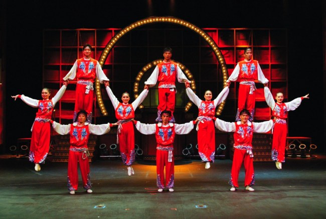 The Simmons Center Theatre in Duncan hosts a variety of performances throughout the year.