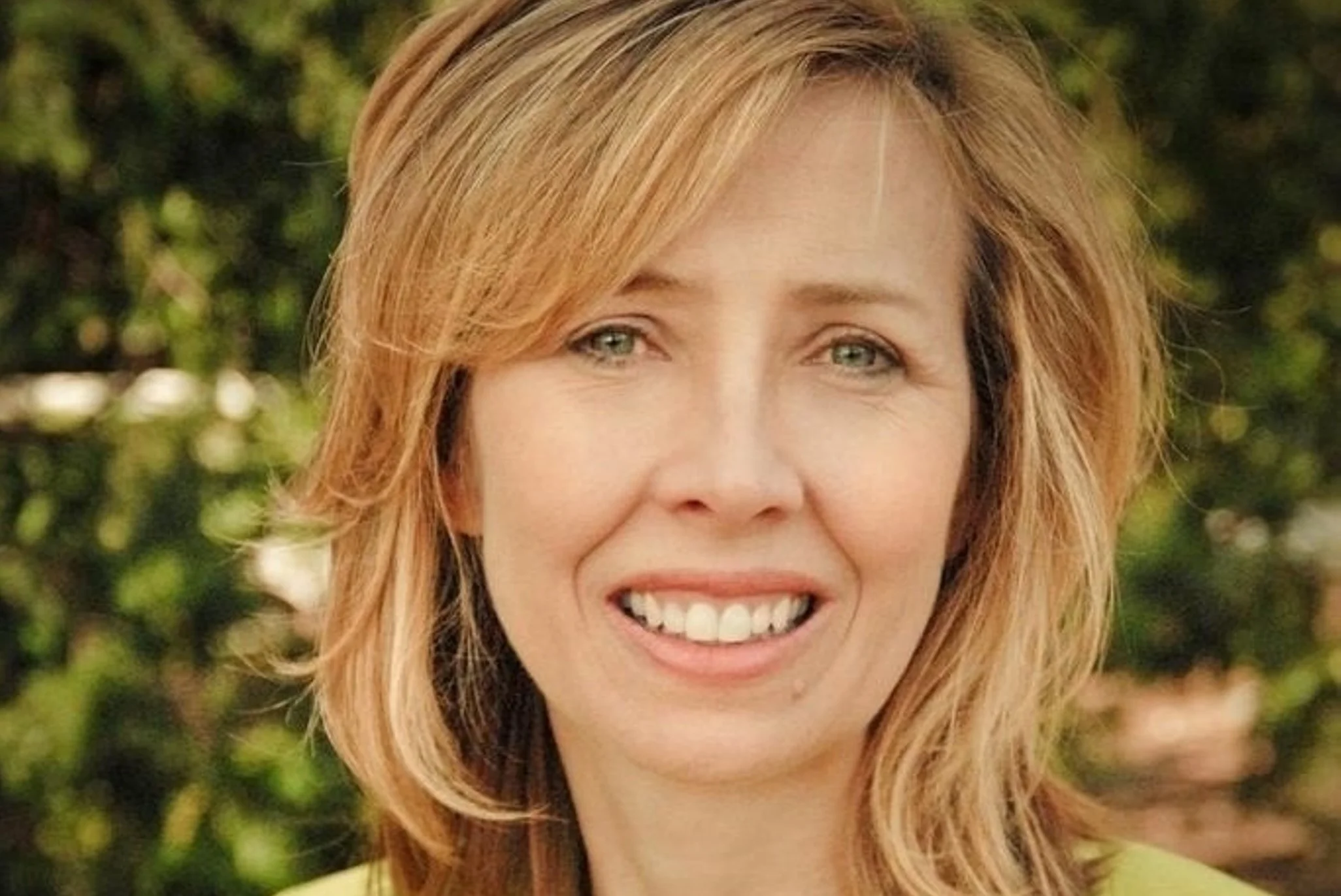 Beth Robinson headshot.jpg