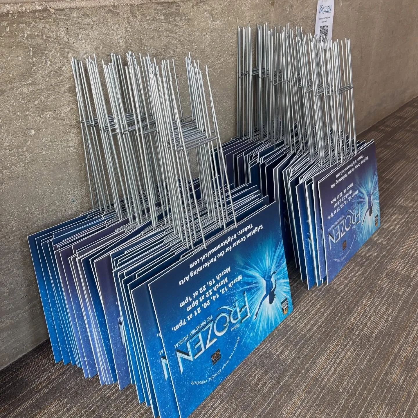 📣 Parent &amp; Volunteer Help Needed Today!
We need a few extra hands to help distribute Frozen yard signs&mdash;and we&rsquo;d love your help!
👉 Please come to Door 46 and pick up signs in the lobby.
Even a quick stop makes a big difference in hel